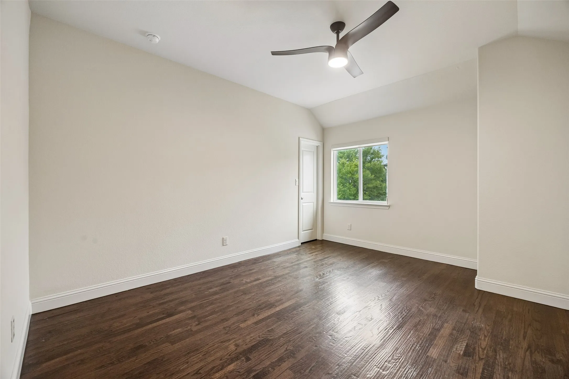 Single Family Residence For Sale in Dallas County , 779 Cameron Court, Coppell, Texas 75019, 3 Bedroom, 4 Bathroom, 2 Garage spaces, 2,496 Sqft, built in 2014, mls#21367312, Real Estate Agent in Coppell, Homes For Sale in Dallas county, Homes For Sale in Coppell, Realtor in Coppell Texas, Real Estate Brokerage Independent Realty Texas, Luminita Cordes Realtor