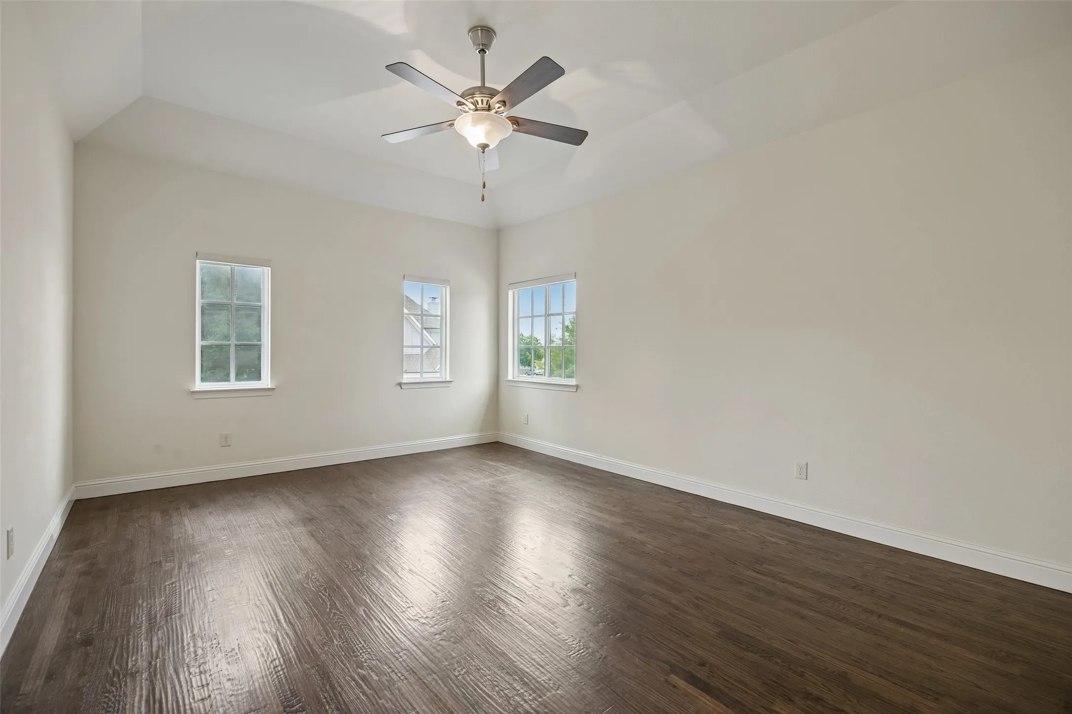 Single Family Residence For Sale in Dallas County , 779 Cameron Court, Coppell, Texas 75019, 3 Bedroom, 4 Bathroom, 2 Garage spaces, 2,496 Sqft, built in 2014, mls#21367312, Real Estate Agent in Coppell, Homes For Sale in Dallas county, Homes For Sale in Coppell, Realtor in Coppell Texas, Real Estate Brokerage Independent Realty Texas, Luminita Cordes Realtor