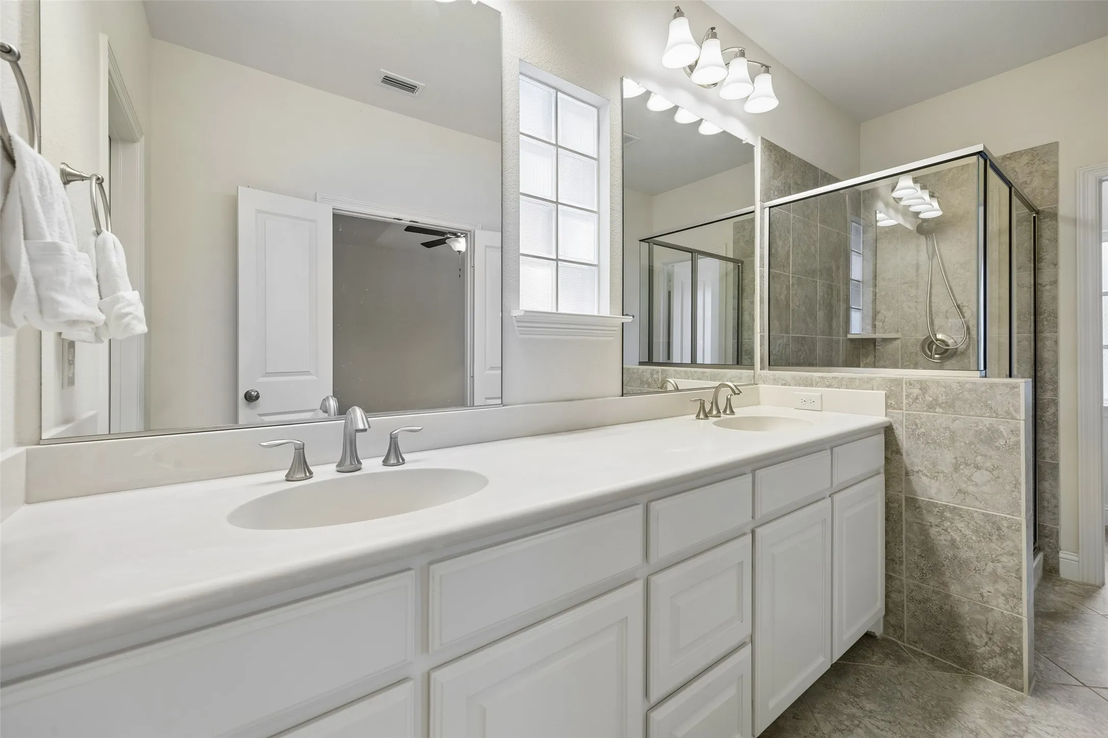 Single Family Residence For Sale in Dallas County , 779 Cameron Court, Coppell, Texas 75019, 3 Bedroom, 4 Bathroom, 2 Garage spaces, 2,496 Sqft, built in 2014, mls#21367312, Real Estate Agent in Coppell, Homes For Sale in Dallas county, Homes For Sale in Coppell, Realtor in Coppell Texas, Real Estate Brokerage Independent Realty Texas, Luminita Cordes Realtor