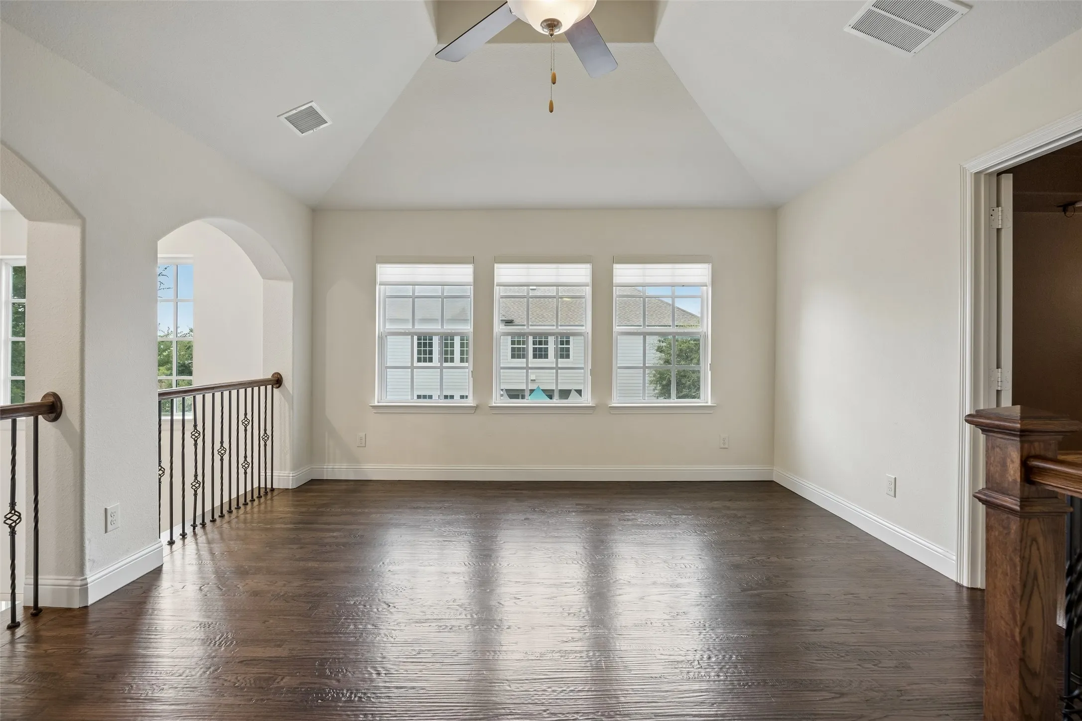Single Family Residence For Sale in Dallas County , 779 Cameron Court, Coppell, Texas 75019, 3 Bedroom, 4 Bathroom, 2 Garage spaces, 2,496 Sqft, built in 2014, mls#21367312, Real Estate Agent in Coppell, Homes For Sale in Dallas county, Homes For Sale in Coppell, Realtor in Coppell Texas, Real Estate Brokerage Independent Realty Texas, Luminita Cordes Realtor