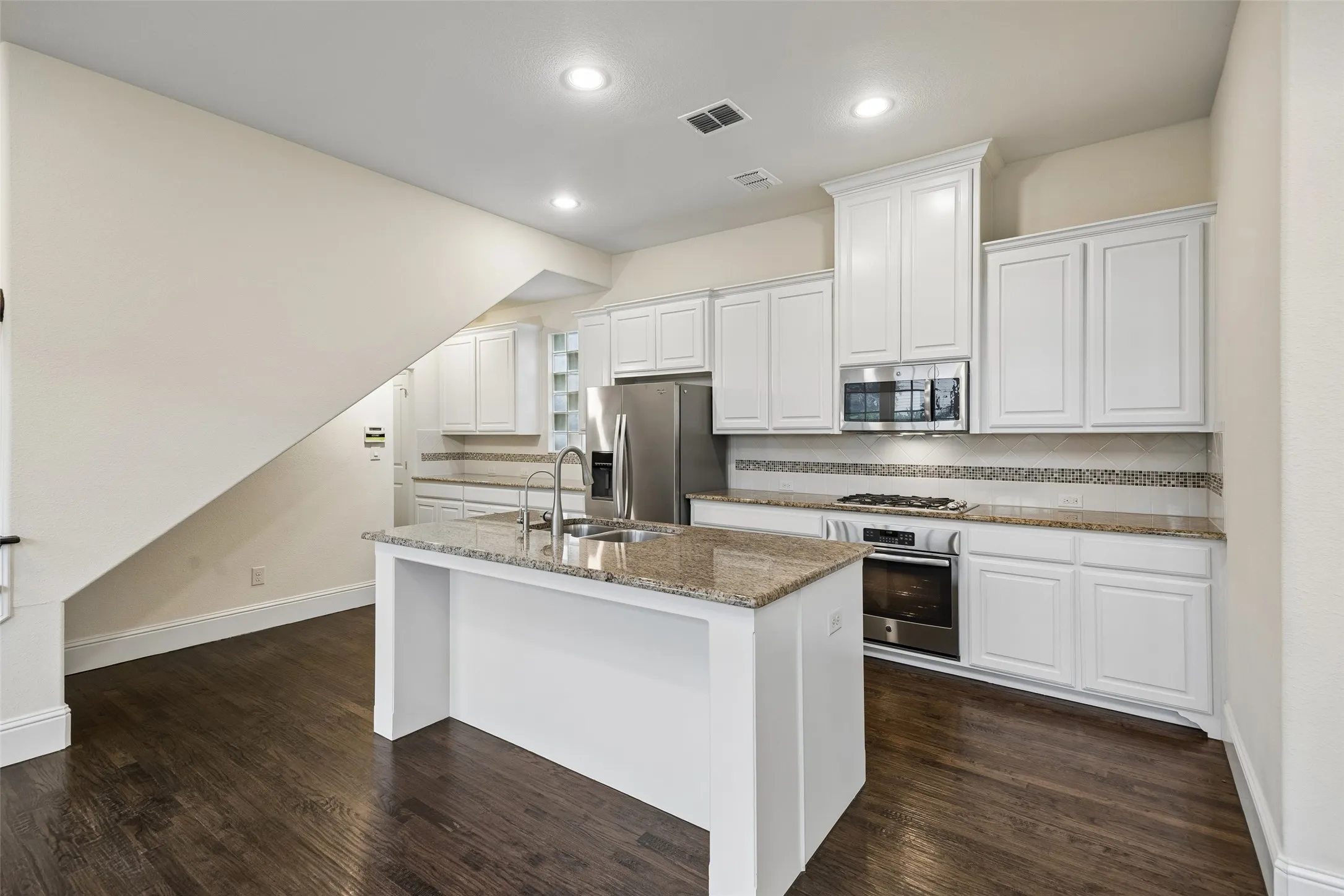 Single Family Residence For Sale in Dallas County , 779 Cameron Court, Coppell, Texas 75019, 3 Bedroom, 4 Bathroom, 2 Garage spaces, 2,496 Sqft, built in 2014, mls#21367312, Real Estate Agent in Coppell, Homes For Sale in Dallas county, Homes For Sale in Coppell, Realtor in Coppell Texas, Real Estate Brokerage Independent Realty Texas, Luminita Cordes Realtor