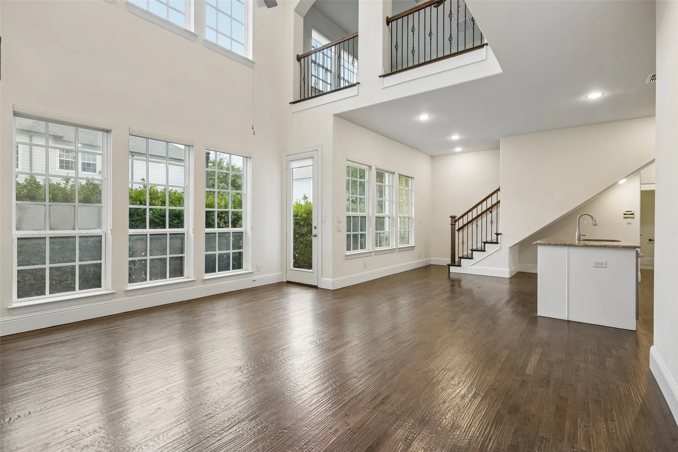 Single Family Residence For Sale in Dallas County , 779 Cameron Court, Coppell, Texas 75019, 3 Bedroom, 4 Bathroom, 2 Garage spaces, 2,496 Sqft, built in 2014, mls#21367312, Real Estate Agent in Coppell, Homes For Sale in Dallas county, Homes For Sale in Coppell, Realtor in Coppell Texas, Real Estate Brokerage Independent Realty Texas, Luminita Cordes Realtor