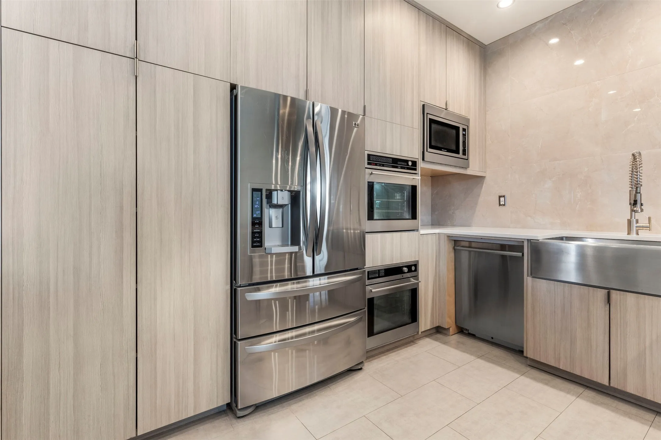 Condominium For Sale in Dallas County , 215 N Walton Street 9 & 11, Dallas, Texas 75226, 1 Bedroom, 1 Bathroom, Garage spaces, 1,494 Sqft, built in 1957, mls#21370826, Real Estate Agent in Dallas, Homes For Sale in Dallas county, Homes For Sale in Dallas, Realtor in Dallas Texas, Real Estate Brokerage Independent Realty Texas, Luminita Cordes Realtor