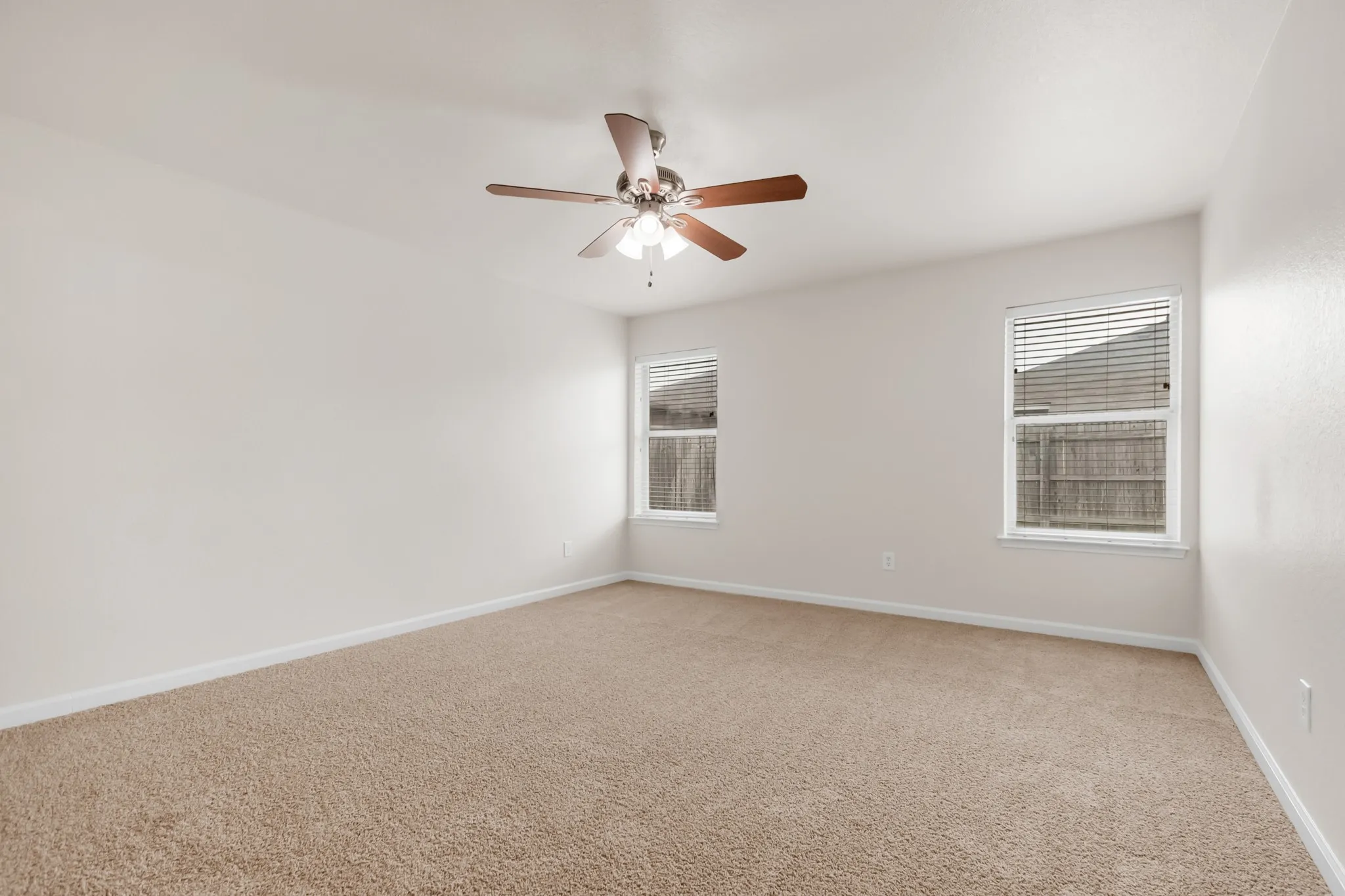 Single Family Residence For Sale in Dallas County , 1039 Caliente Drive, Grand Prairie, Texas 75051, 3 Bedroom, 2 Bathroom, 2 Garage spaces, 1,482 Sqft, built in 2004, mls#21367356, Real Estate Agent in Grand Prairie, Homes For Sale in Dallas county, Homes For Sale in Grand Prairie, Realtor in Grand Prairie Texas, Real Estate Brokerage Independent Realty Texas, Luminita Cordes Realtor