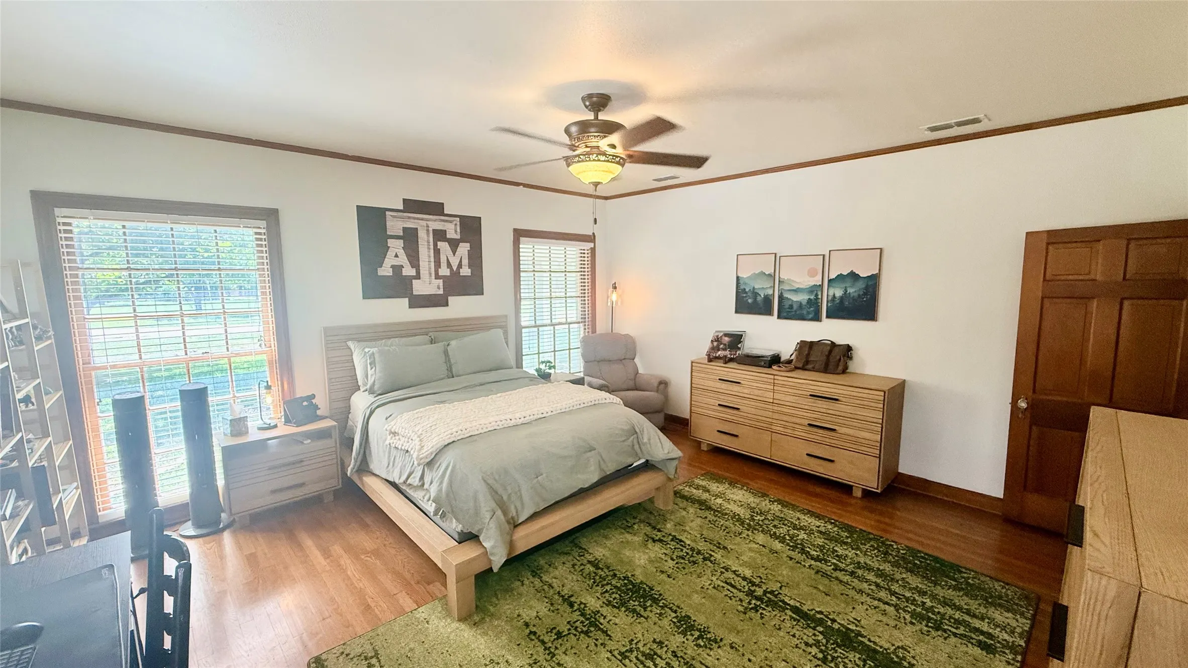Single Family Residence For Sale in Van Zandt County , 233 E High Street, Wills Point, Texas 75169, 5 Bedroom, 3 Bathroom, 2 Garage spaces, 2,952 Sqft, built in 1930, mls#21370719, Real Estate Agent in Wills Point, Homes For Sale in Van Zandt county, Homes For Sale in Wills Point, Realtor in Wills Point Texas, Real Estate Brokerage Independent Realty Texas, Luminita Cordes Realtor