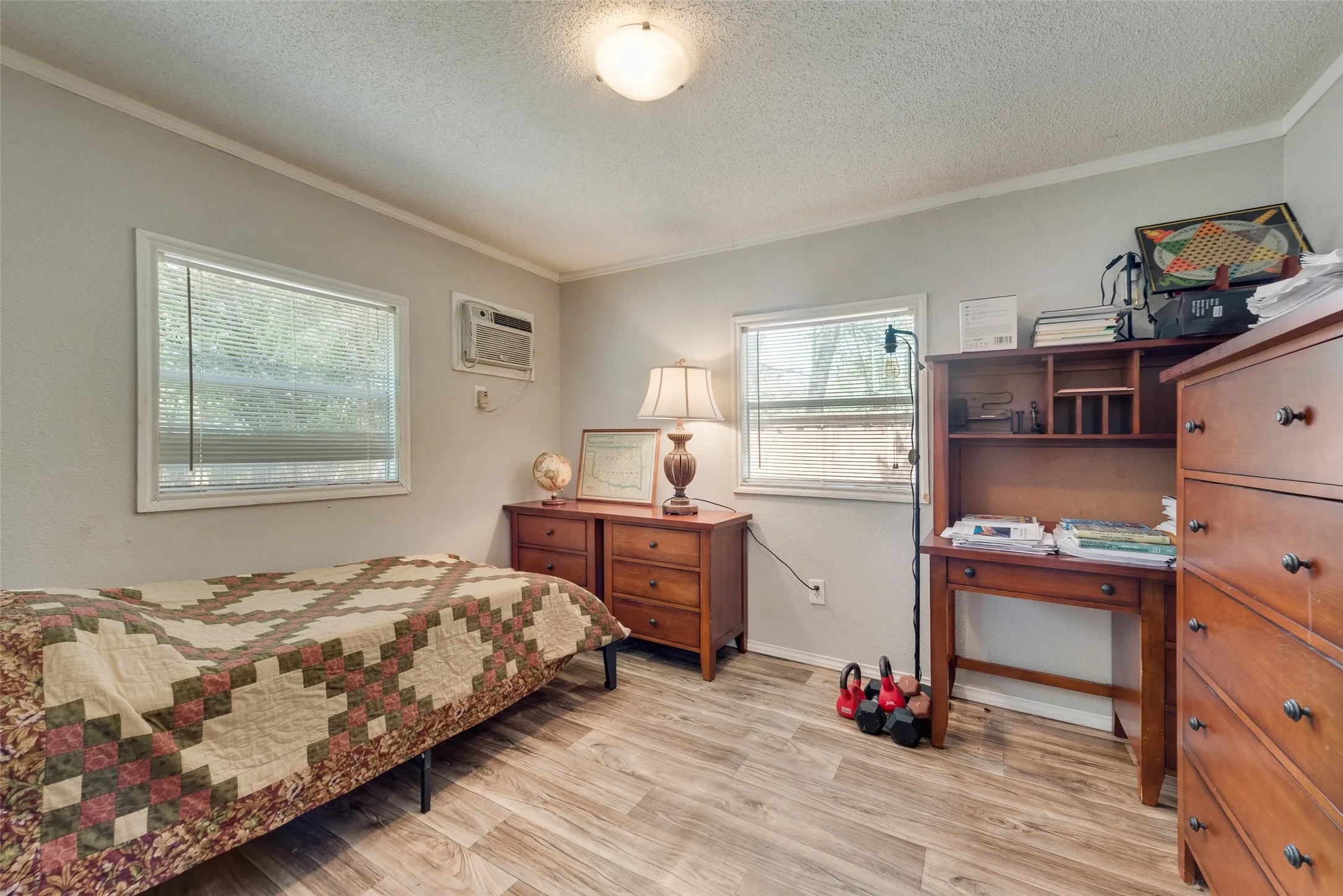 Single Family Residence For Sale in Van Zandt County , 233 E High Street, Wills Point, Texas 75169, 5 Bedroom, 3 Bathroom, 2 Garage spaces, 2,952 Sqft, built in 1930, mls#21370719, Real Estate Agent in Wills Point, Homes For Sale in Van Zandt county, Homes For Sale in Wills Point, Realtor in Wills Point Texas, Real Estate Brokerage Independent Realty Texas, Luminita Cordes Realtor