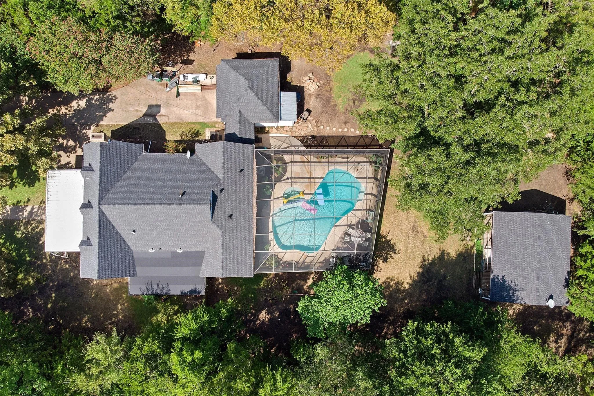 Single Family Residence For Sale in Van Zandt County , 233 E High Street, Wills Point, Texas 75169, 5 Bedroom, 3 Bathroom, 2 Garage spaces, 2,952 Sqft, built in 1930, mls#21370719, Real Estate Agent in Wills Point, Homes For Sale in Van Zandt county, Homes For Sale in Wills Point, Realtor in Wills Point Texas, Real Estate Brokerage Independent Realty Texas, Luminita Cordes Realtor