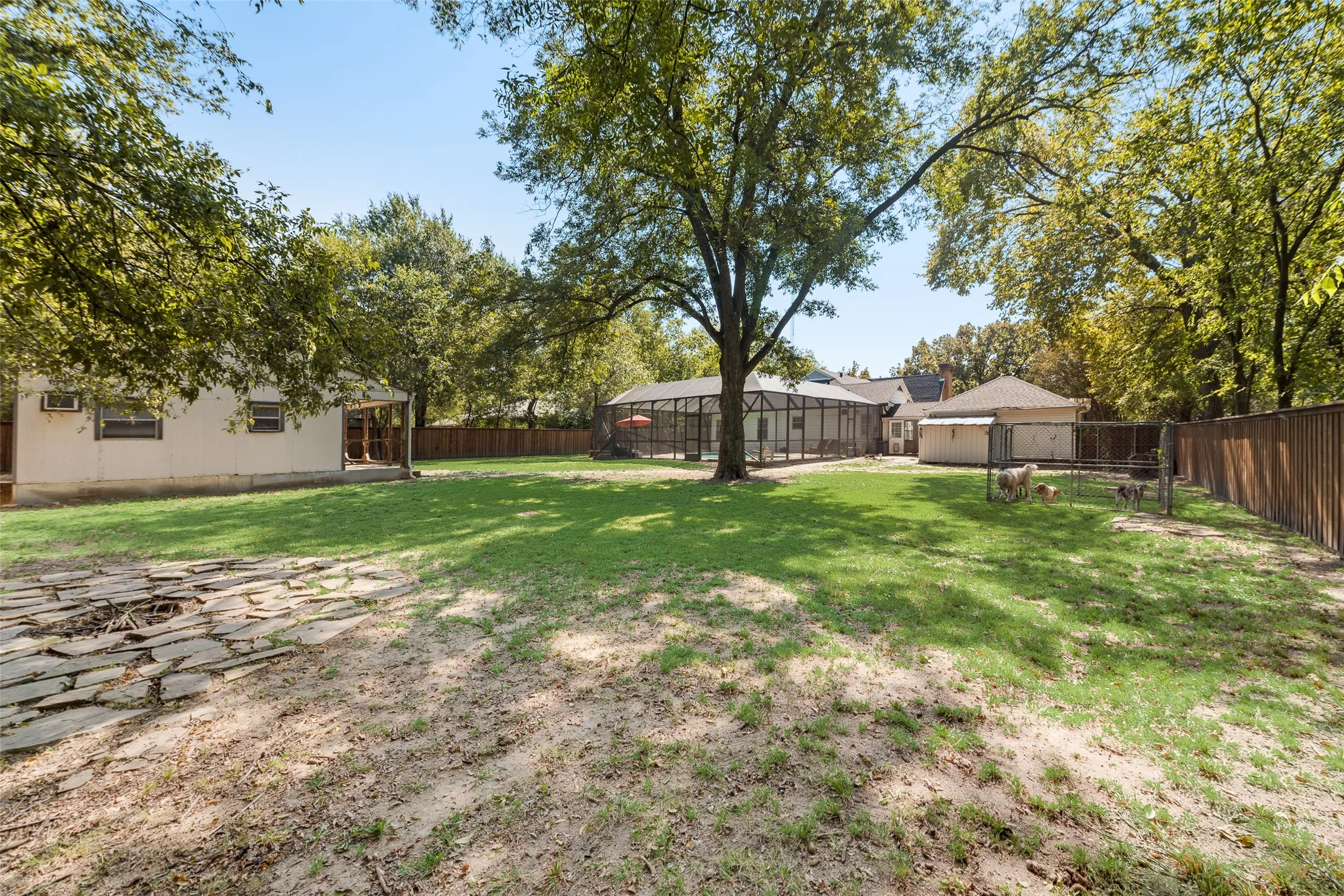 Single Family Residence For Sale in Van Zandt County , 233 E High Street, Wills Point, Texas 75169, 5 Bedroom, 3 Bathroom, 2 Garage spaces, 2,952 Sqft, built in 1930, mls#21370719, Real Estate Agent in Wills Point, Homes For Sale in Van Zandt county, Homes For Sale in Wills Point, Realtor in Wills Point Texas, Real Estate Brokerage Independent Realty Texas, Luminita Cordes Realtor