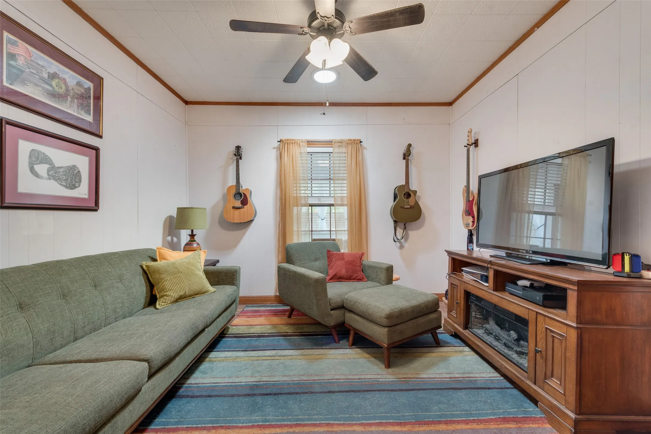 Single Family Residence For Sale in Van Zandt County , 233 E High Street, Wills Point, Texas 75169, 5 Bedroom, 3 Bathroom, 2 Garage spaces, 2,952 Sqft, built in 1930, mls#21370719, Real Estate Agent in Wills Point, Homes For Sale in Van Zandt county, Homes For Sale in Wills Point, Realtor in Wills Point Texas, Real Estate Brokerage Independent Realty Texas, Luminita Cordes Realtor