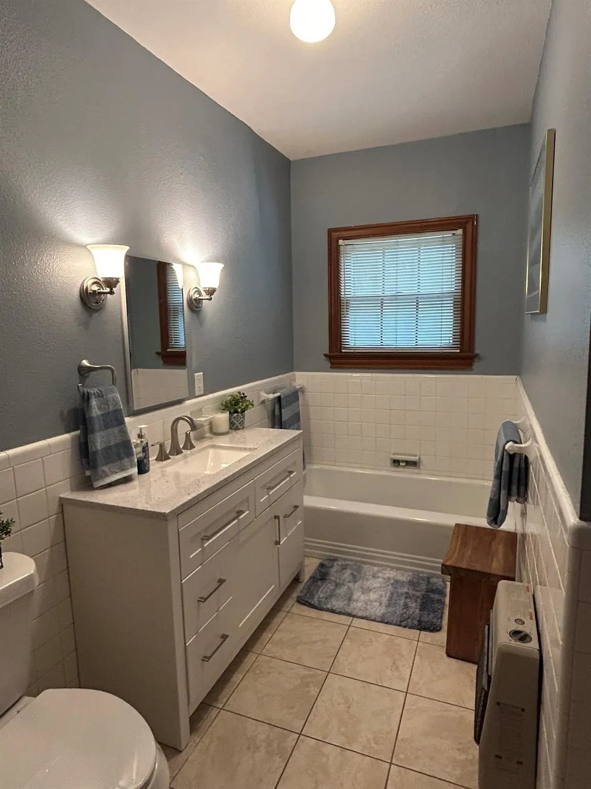Single Family Residence For Sale in Van Zandt County , 233 E High Street, Wills Point, Texas 75169, 5 Bedroom, 3 Bathroom, 2 Garage spaces, 2,952 Sqft, built in 1930, mls#21370719, Real Estate Agent in Wills Point, Homes For Sale in Van Zandt county, Homes For Sale in Wills Point, Realtor in Wills Point Texas, Real Estate Brokerage Independent Realty Texas, Luminita Cordes Realtor