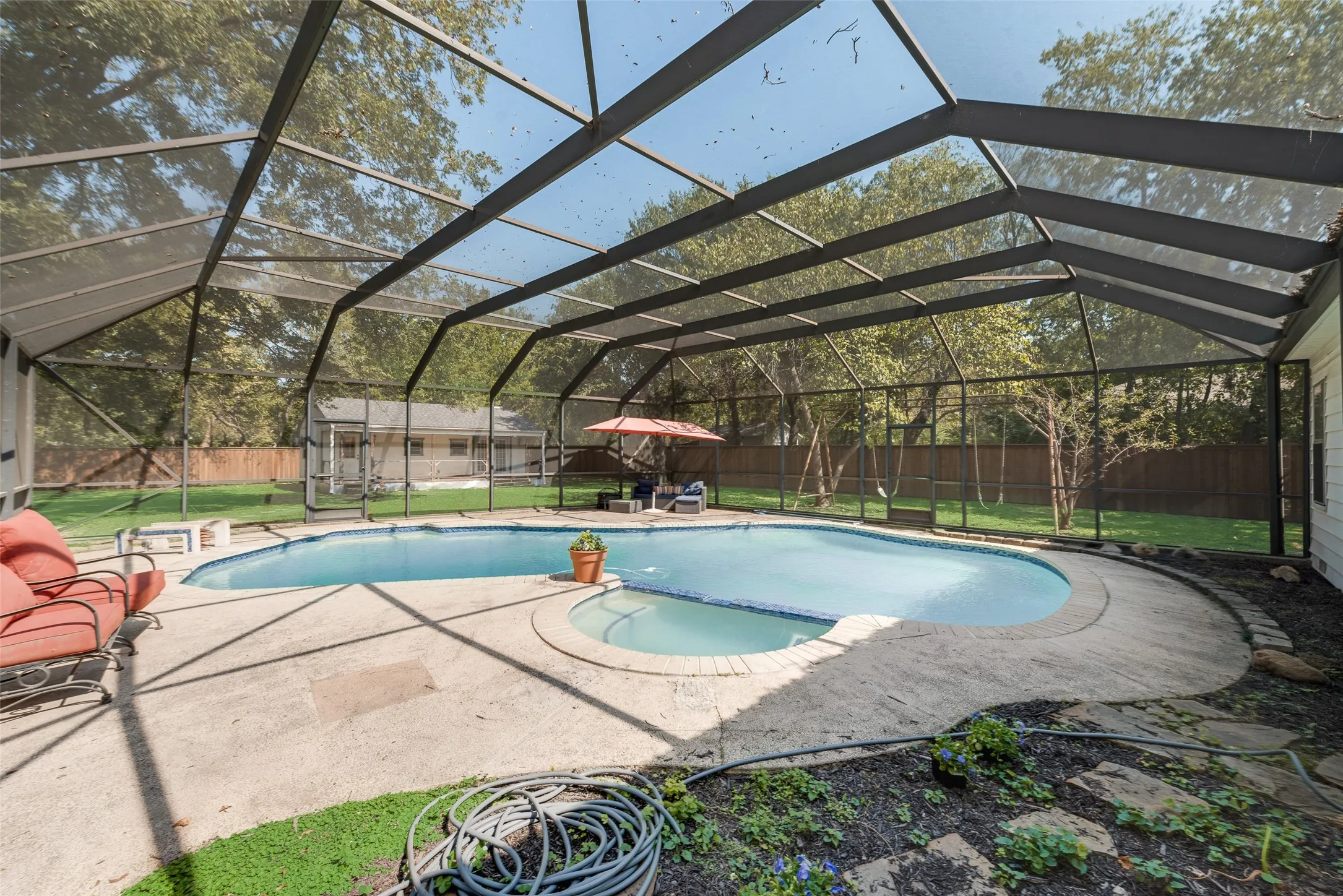 Single Family Residence For Sale in Van Zandt County , 233 E High Street, Wills Point, Texas 75169, 5 Bedroom, 3 Bathroom, 2 Garage spaces, 2,952 Sqft, built in 1930, mls#21370719, Real Estate Agent in Wills Point, Homes For Sale in Van Zandt county, Homes For Sale in Wills Point, Realtor in Wills Point Texas, Real Estate Brokerage Independent Realty Texas, Luminita Cordes Realtor