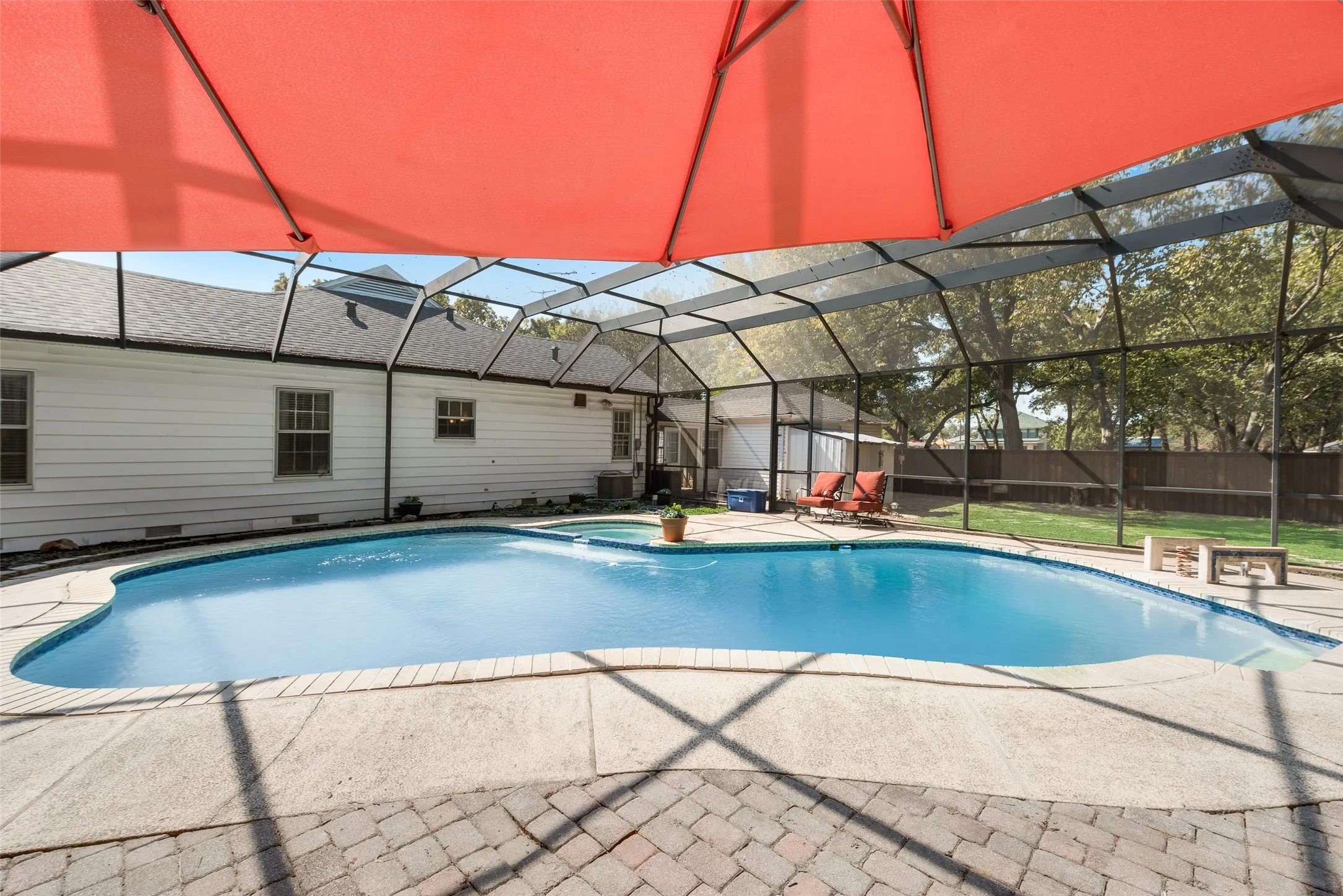 Single Family Residence For Sale in Van Zandt County , 233 E High Street, Wills Point, Texas 75169, 5 Bedroom, 3 Bathroom, 2 Garage spaces, 2,952 Sqft, built in 1930, mls#21370719, Real Estate Agent in Wills Point, Homes For Sale in Van Zandt county, Homes For Sale in Wills Point, Realtor in Wills Point Texas, Real Estate Brokerage Independent Realty Texas, Luminita Cordes Realtor