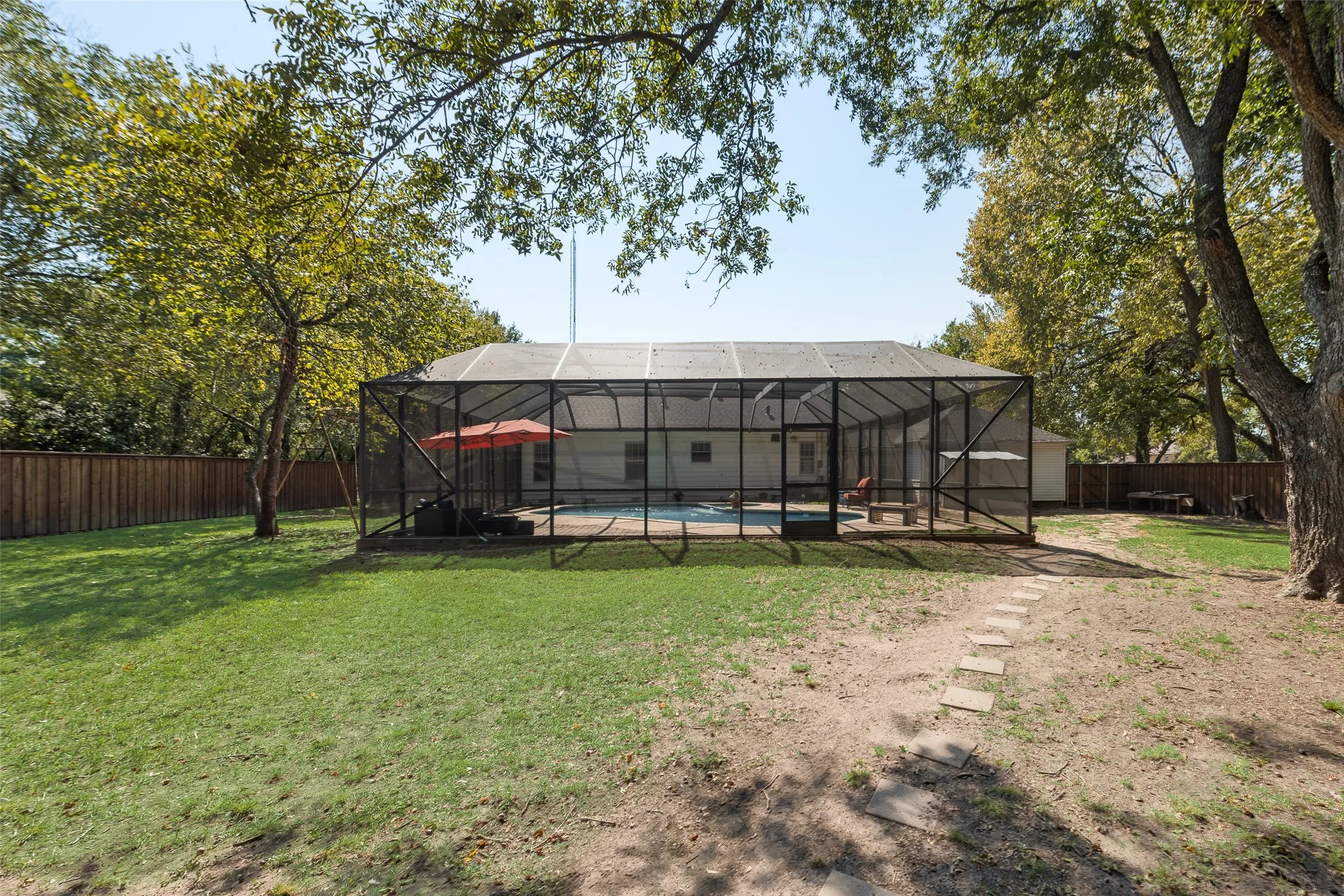 Single Family Residence For Sale in Van Zandt County , 233 E High Street, Wills Point, Texas 75169, 5 Bedroom, 3 Bathroom, 2 Garage spaces, 2,952 Sqft, built in 1930, mls#21370719, Real Estate Agent in Wills Point, Homes For Sale in Van Zandt county, Homes For Sale in Wills Point, Realtor in Wills Point Texas, Real Estate Brokerage Independent Realty Texas, Luminita Cordes Realtor