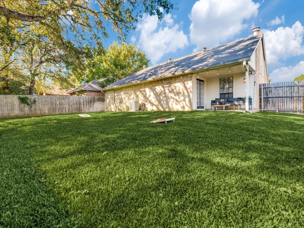 Single Family Residence For Rent in Tarrant County , 305 Westover Drive, Euless, Texas 76039, 3 Bedroom, 2 Bathroom, 2 Garage spaces, 1,528 Sqft, built in 1983, mls#21371292, Real Estate Agent in Euless, Homes For Rent in Tarrant county, Homes For Rent in Euless, Realtor in Euless Texas, Real Estate Brokerage Independent Realty Texas, Luminita Cordes Realtor