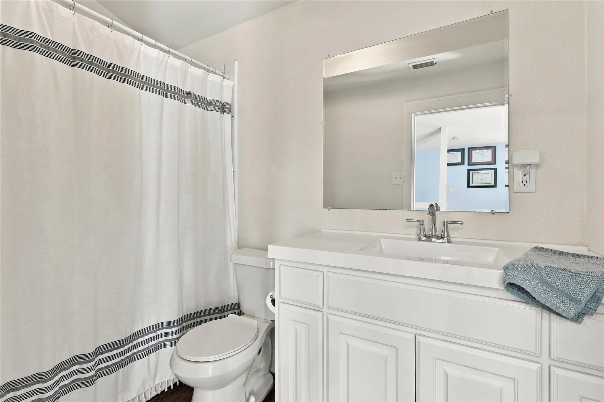 Single Family Residence For Sale in Tarrant County , 1933 Fairmount Avenue, Fort Worth, Texas 76110, 4 Bedroom, 3 Bathroom, Garage spaces, 1,792 Sqft, built in 1920, mls#21371241, Real Estate Agent in Fort Worth, Homes For Sale in Tarrant county, Homes For Sale in Fort Worth, Realtor in Fort Worth Texas, Real Estate Brokerage Independent Realty Texas, Luminita Cordes Realtor