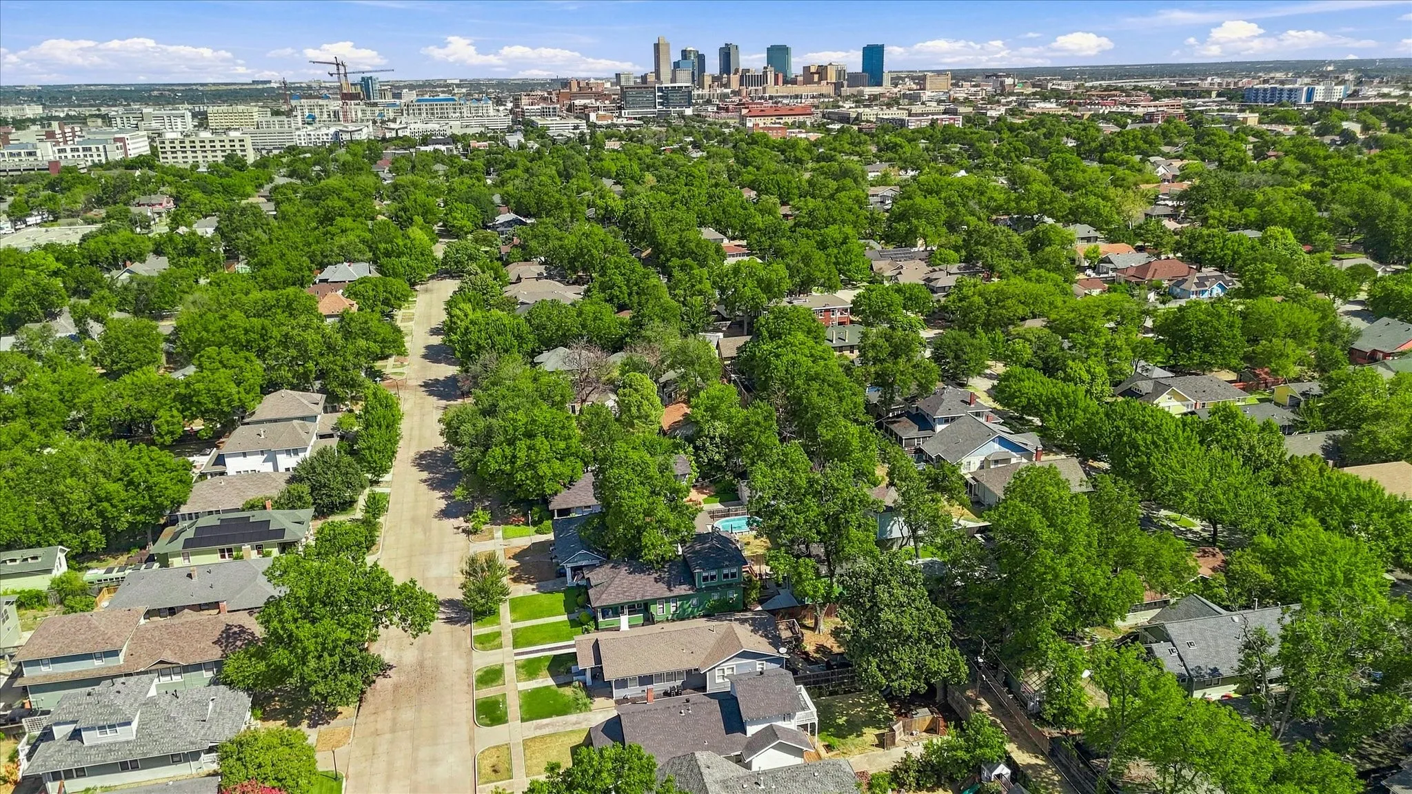 Single Family Residence For Sale in Tarrant County , 1933 Fairmount Avenue, Fort Worth, Texas 76110, 4 Bedroom, 3 Bathroom, Garage spaces, 1,792 Sqft, built in 1920, mls#21371241, Real Estate Agent in Fort Worth, Homes For Sale in Tarrant county, Homes For Sale in Fort Worth, Realtor in Fort Worth Texas, Real Estate Brokerage Independent Realty Texas, Luminita Cordes Realtor