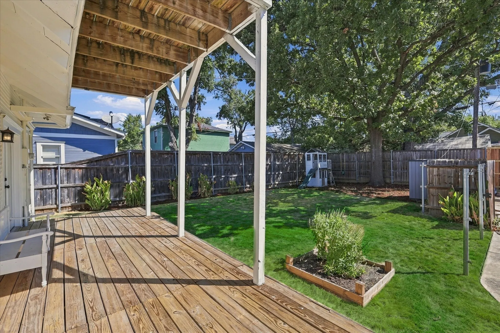 Single Family Residence For Sale in Tarrant County , 1933 Fairmount Avenue, Fort Worth, Texas 76110, 4 Bedroom, 3 Bathroom, Garage spaces, 1,792 Sqft, built in 1920, mls#21371241, Real Estate Agent in Fort Worth, Homes For Sale in Tarrant county, Homes For Sale in Fort Worth, Realtor in Fort Worth Texas, Real Estate Brokerage Independent Realty Texas, Luminita Cordes Realtor