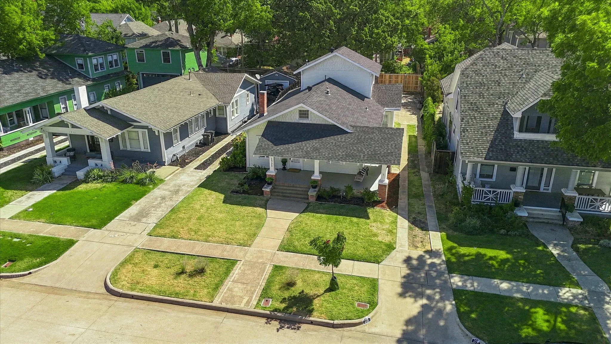 Single Family Residence For Sale in Tarrant County , 1933 Fairmount Avenue, Fort Worth, Texas 76110, 4 Bedroom, 3 Bathroom, Garage spaces, 1,792 Sqft, built in 1920, mls#21371241, Real Estate Agent in Fort Worth, Homes For Sale in Tarrant county, Homes For Sale in Fort Worth, Realtor in Fort Worth Texas, Real Estate Brokerage Independent Realty Texas, Luminita Cordes Realtor