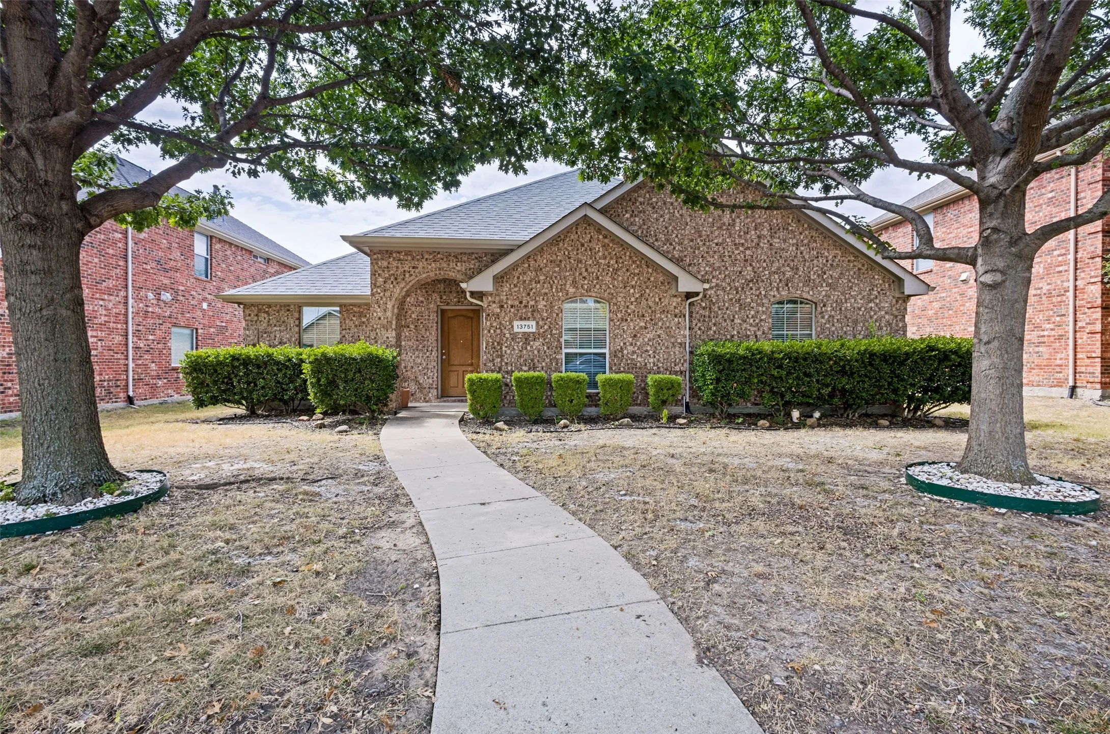 Single Family Residence For Rent in Collin County , 13751 Lincolnshire Lane, Frisco, Texas 75035, 3 Bedroom, 2 Bathroom, 2 Garage spaces, 1,886 Sqft, built in 2006, mls#21370588, Real Estate Agent in Frisco, Homes For Rent in Collin county, Homes For Rent in Frisco, Realtor in Frisco Texas, Real Estate Brokerage Independent Realty Texas, Luminita Cordes Realtor