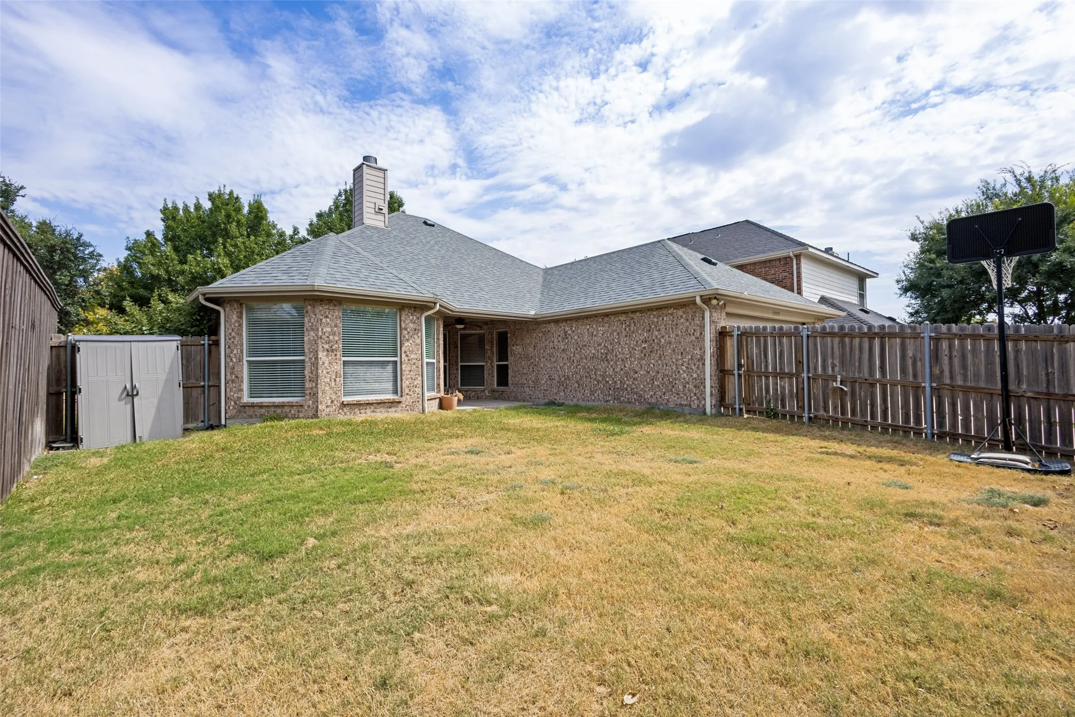 Single Family Residence For Rent in Collin County , 13751 Lincolnshire Lane, Frisco, Texas 75035, 3 Bedroom, 2 Bathroom, 2 Garage spaces, 1,886 Sqft, built in 2006, mls#21370588, Real Estate Agent in Frisco, Homes For Rent in Collin county, Homes For Rent in Frisco, Realtor in Frisco Texas, Real Estate Brokerage Independent Realty Texas, Luminita Cordes Realtor