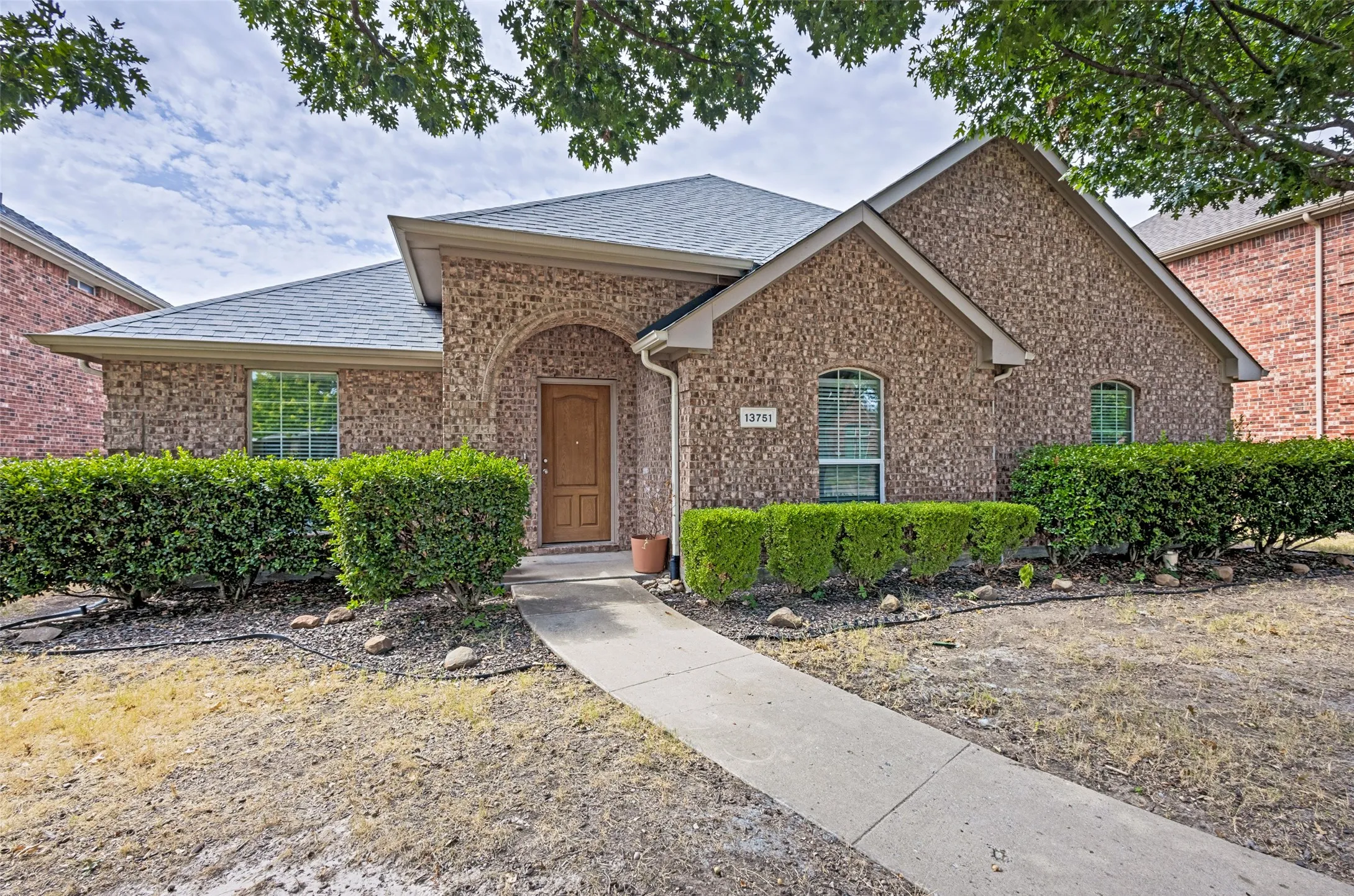 Single Family Residence For Rent in Collin County , 13751 Lincolnshire Lane, Frisco, Texas 75035, 3 Bedroom, 2 Bathroom, 2 Garage spaces, 1,886 Sqft, built in 2006, mls#21370588, Real Estate Agent in Frisco, Homes For Rent in Collin county, Homes For Rent in Frisco, Realtor in Frisco Texas, Real Estate Brokerage Independent Realty Texas, Luminita Cordes Realtor