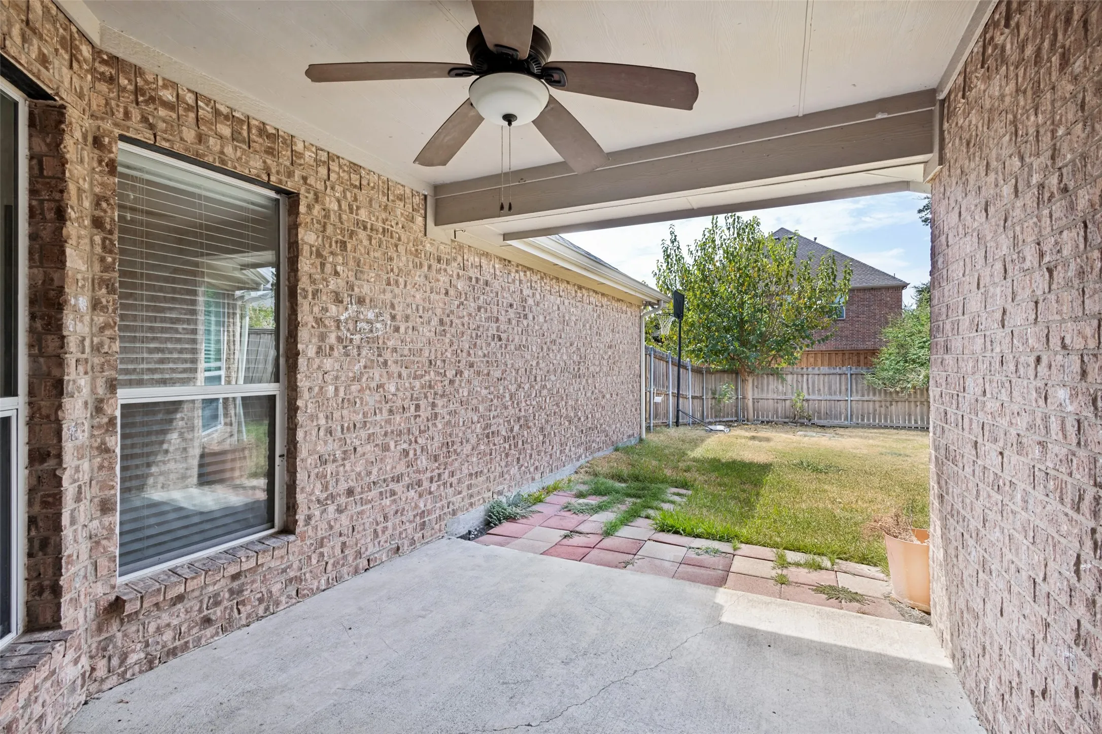Single Family Residence For Rent in Collin County , 13751 Lincolnshire Lane, Frisco, Texas 75035, 3 Bedroom, 2 Bathroom, 2 Garage spaces, 1,886 Sqft, built in 2006, mls#21370588, Real Estate Agent in Frisco, Homes For Rent in Collin county, Homes For Rent in Frisco, Realtor in Frisco Texas, Real Estate Brokerage Independent Realty Texas, Luminita Cordes Realtor