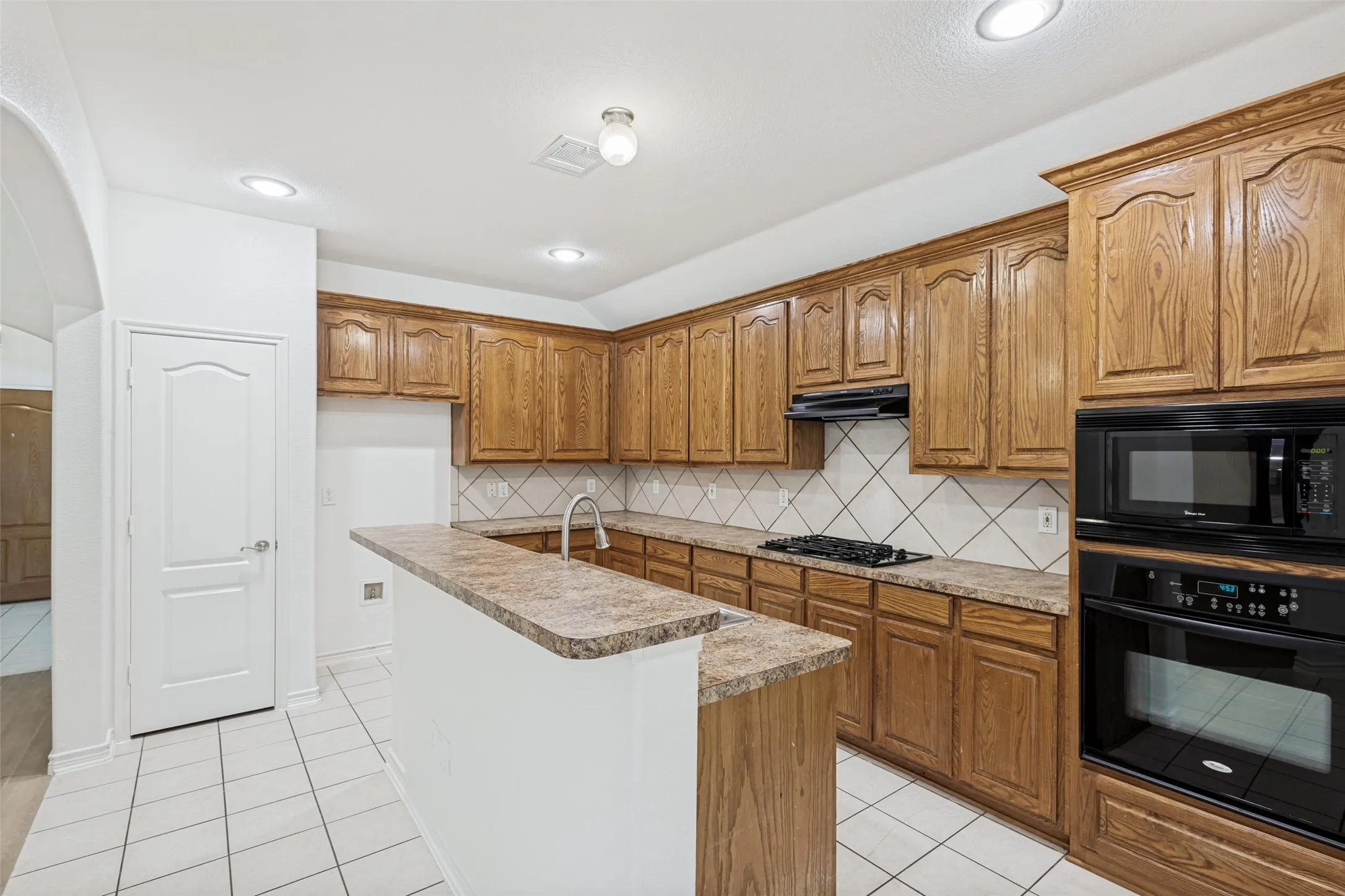 Single Family Residence For Rent in Collin County , 13751 Lincolnshire Lane, Frisco, Texas 75035, 3 Bedroom, 2 Bathroom, 2 Garage spaces, 1,886 Sqft, built in 2006, mls#21370588, Real Estate Agent in Frisco, Homes For Rent in Collin county, Homes For Rent in Frisco, Realtor in Frisco Texas, Real Estate Brokerage Independent Realty Texas, Luminita Cordes Realtor