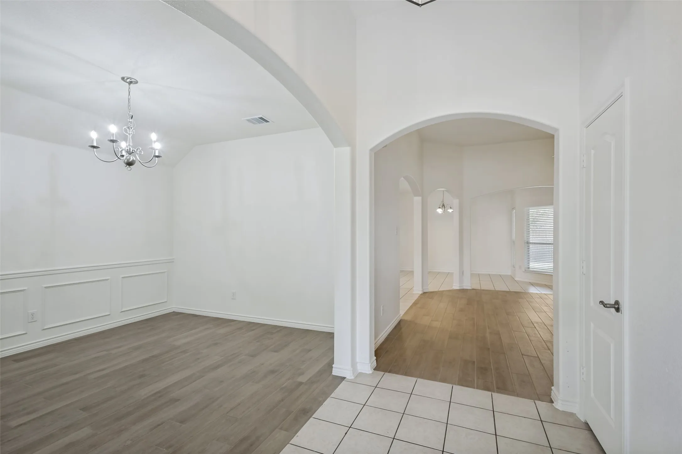Single Family Residence For Rent in Collin County , 13751 Lincolnshire Lane, Frisco, Texas 75035, 3 Bedroom, 2 Bathroom, 2 Garage spaces, 1,886 Sqft, built in 2006, mls#21370588, Real Estate Agent in Frisco, Homes For Rent in Collin county, Homes For Rent in Frisco, Realtor in Frisco Texas, Real Estate Brokerage Independent Realty Texas, Luminita Cordes Realtor