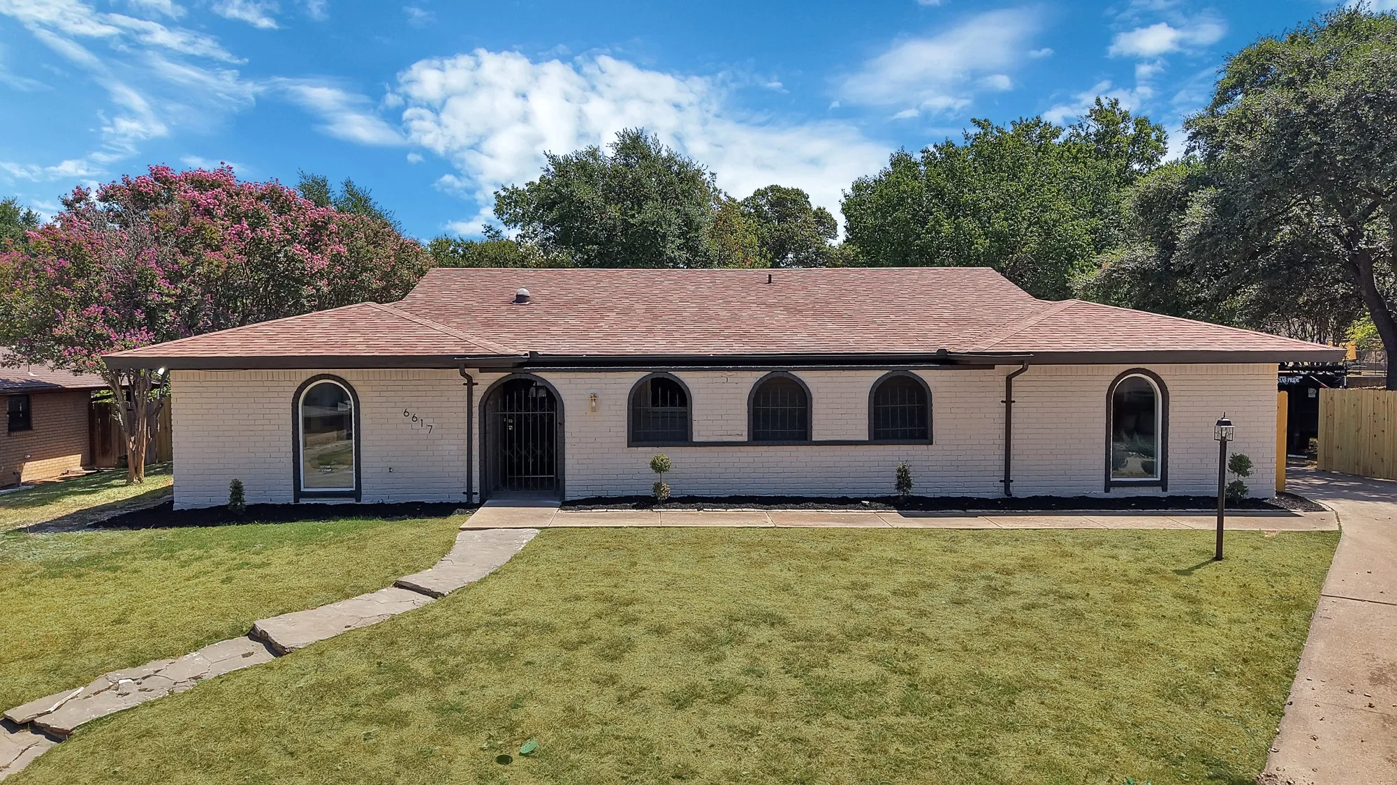 Single Family Residence For Sale in Tarrant County , 6617 Sabrosa Court W, Fort Worth, Texas 76133, 4 Bedroom, 2 Bathroom, Garage spaces, 2,783 Sqft, built in 1968, mls#21370193, Real Estate Agent in Fort Worth, Homes For Sale in Tarrant county, Homes For Sale in Fort Worth, Realtor in Fort Worth Texas, Real Estate Brokerage Independent Realty Texas, Luminita Cordes Realtor