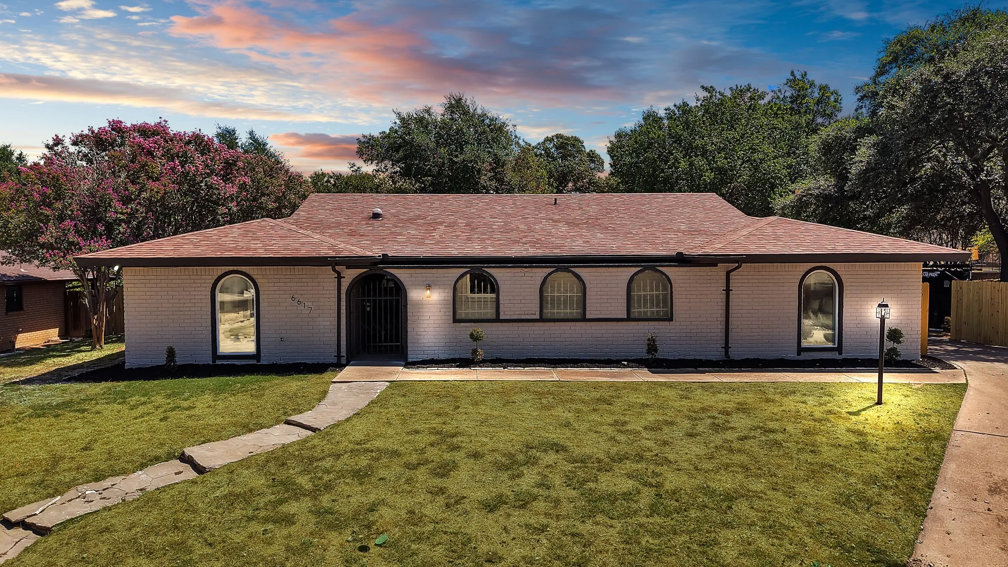 Single Family Residence For Sale in Tarrant County , 6617 Sabrosa Court W, Fort Worth, Texas 76133, 4 Bedroom, 2 Bathroom, Garage spaces, 2,783 Sqft, built in 1968, mls#21370193, Real Estate Agent in Fort Worth, Homes For Sale in Tarrant county, Homes For Sale in Fort Worth, Realtor in Fort Worth Texas, Real Estate Brokerage Independent Realty Texas, Luminita Cordes Realtor