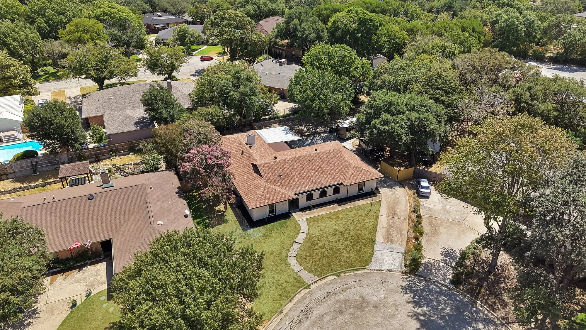 Single Family Residence For Sale in Tarrant County , 6617 Sabrosa Court W, Fort Worth, Texas 76133, 4 Bedroom, 2 Bathroom, Garage spaces, 2,783 Sqft, built in 1968, mls#21370193, Real Estate Agent in Fort Worth, Homes For Sale in Tarrant county, Homes For Sale in Fort Worth, Realtor in Fort Worth Texas, Real Estate Brokerage Independent Realty Texas, Luminita Cordes Realtor