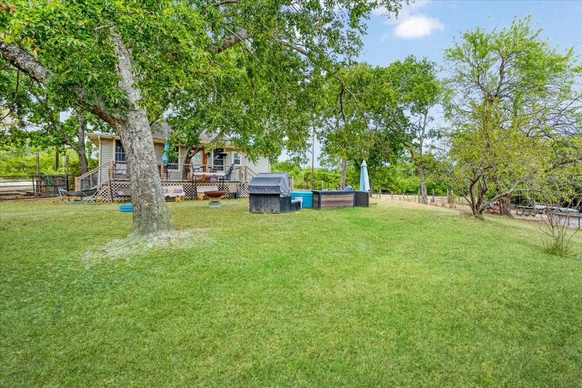 Single Family Residence For Sale in Grayson County , 7436 FM 2729, Van Alstyne, Texas 75495, 2 Bedroom, 2 Bathroom, Garage spaces, 1,440 Sqft, built in 1920, mls#21370772, Real Estate Agent in Van Alstyne, Homes For Sale in Grayson county, Homes For Sale in Van Alstyne, Realtor in Van Alstyne Texas, Real Estate Brokerage Independent Realty Texas, Luminita Cordes Realtor