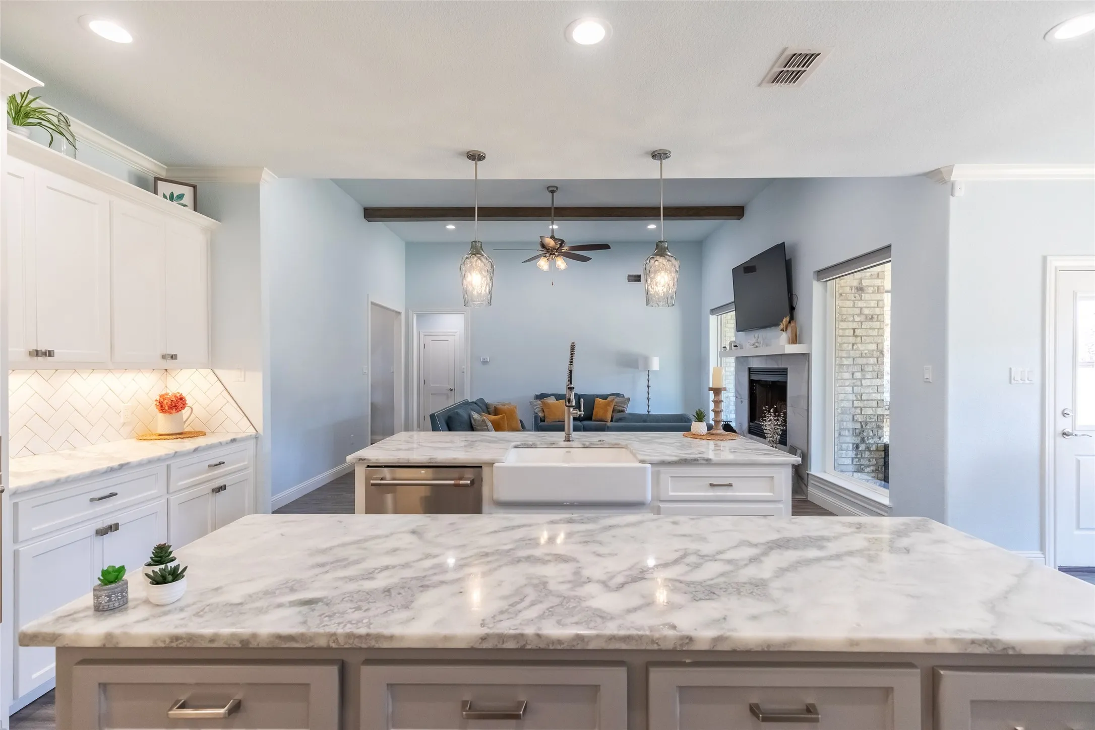 Single Family Residence For Sale in Taylor County , 2301 Manor Oaks Terrace, Abilene, Texas 79602, 5 Bedroom, 4 Bathroom, 2 Garage spaces, 2,938 Sqft, built in 2019, mls#21371299, Real Estate Agent in Abilene, Homes For Sale in Taylor county, Homes For Sale in Abilene, Realtor in Abilene Texas, Real Estate Brokerage Independent Realty Texas, Luminita Cordes Realtor
