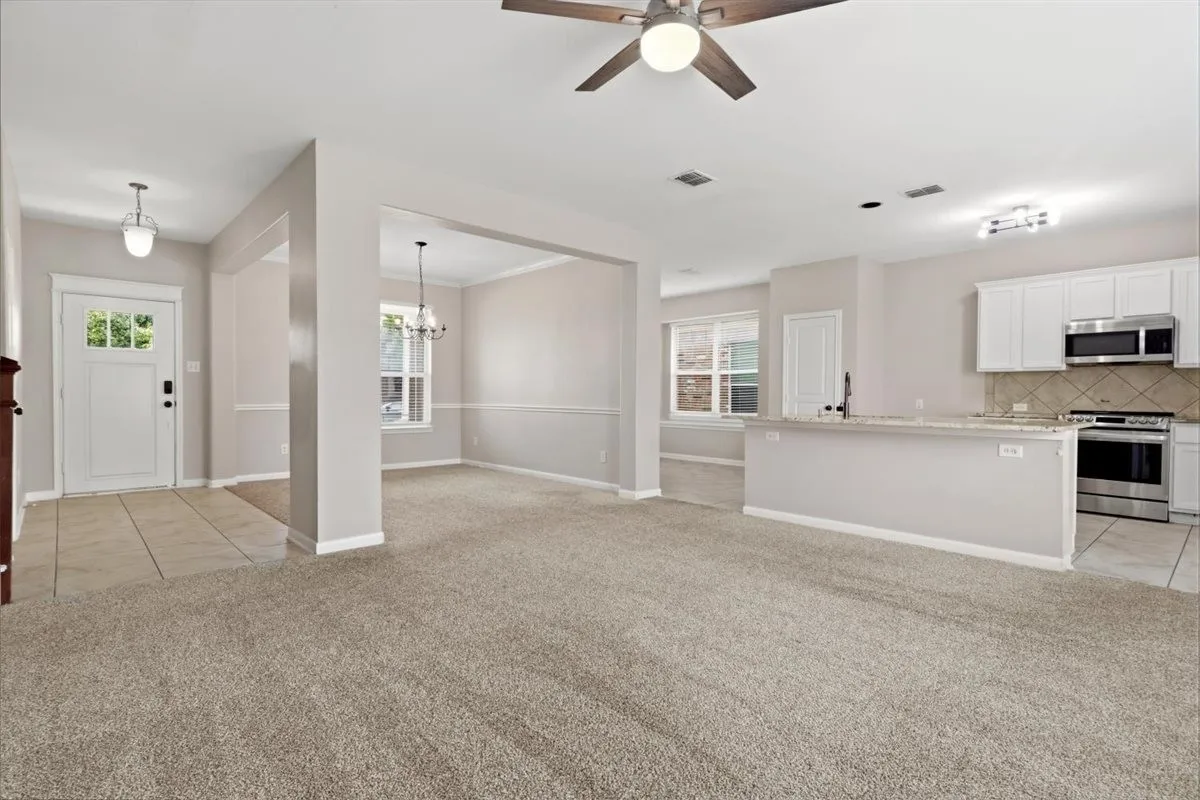 Single Family Residence For Rent in Tarrant County , 12233 Macaroon Lane, Fort Worth, Texas 76244, 4 Bedroom, 3 Bathroom, 2 Garage spaces, 2,495 Sqft, built in 2005, mls#21370945, Real Estate Agent in Fort Worth, Homes For Rent in Tarrant county, Homes For Rent in Fort Worth, Realtor in Fort Worth Texas, Real Estate Brokerage Independent Realty Texas, Luminita Cordes Realtor