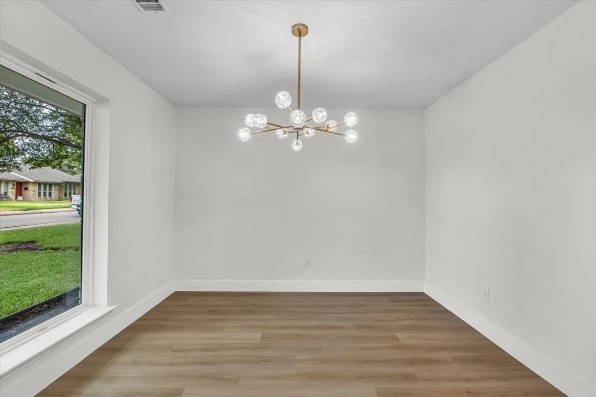 Single Family Residence For Sale in Dallas County , 7240 Whispering Pines Drive, Dallas, Texas 75248, 4 Bedroom, 3 Bathroom, 2 Garage spaces, 2,508 Sqft, built in 1971, mls#21370603, Real Estate Agent in Dallas, Homes For Sale in Dallas county, Homes For Sale in Dallas, Realtor in Dallas Texas, Real Estate Brokerage Independent Realty Texas, Luminita Cordes Realtor