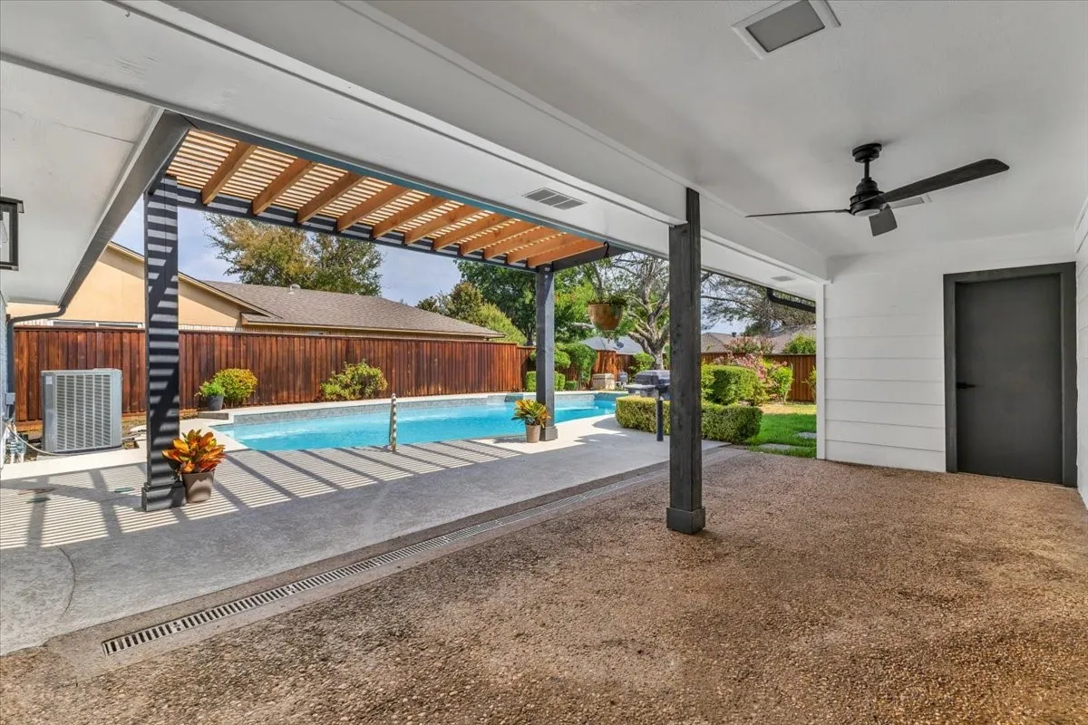 Single Family Residence For Sale in Dallas County , 7240 Whispering Pines Drive, Dallas, Texas 75248, 4 Bedroom, 3 Bathroom, 2 Garage spaces, 2,508 Sqft, built in 1971, mls#21370603, Real Estate Agent in Dallas, Homes For Sale in Dallas county, Homes For Sale in Dallas, Realtor in Dallas Texas, Real Estate Brokerage Independent Realty Texas, Luminita Cordes Realtor