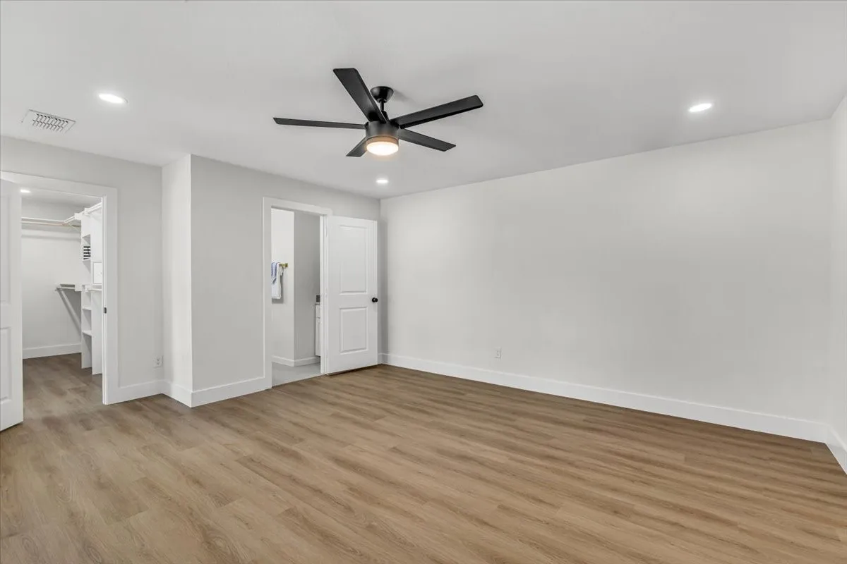 Single Family Residence For Sale in Dallas County , 7240 Whispering Pines Drive, Dallas, Texas 75248, 4 Bedroom, 3 Bathroom, 2 Garage spaces, 2,508 Sqft, built in 1971, mls#21370603, Real Estate Agent in Dallas, Homes For Sale in Dallas county, Homes For Sale in Dallas, Realtor in Dallas Texas, Real Estate Brokerage Independent Realty Texas, Luminita Cordes Realtor