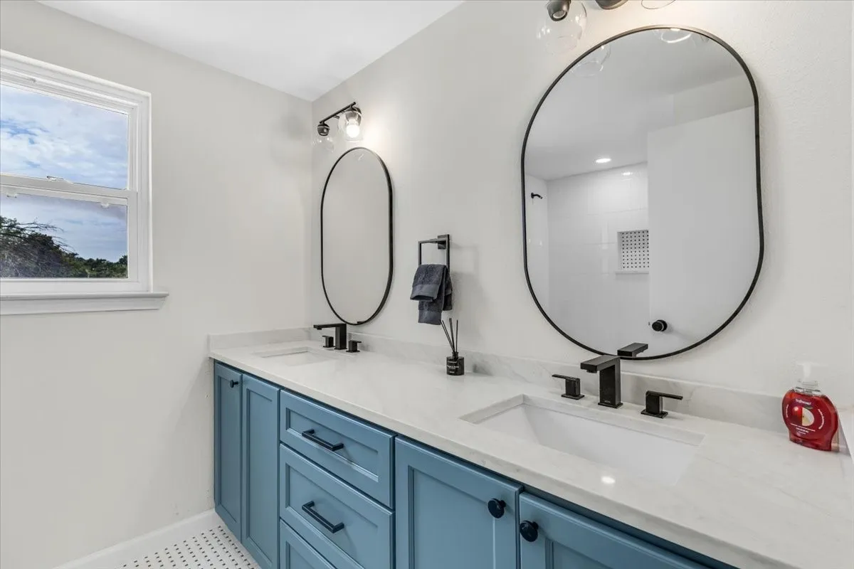 Single Family Residence For Sale in Dallas County , 7240 Whispering Pines Drive, Dallas, Texas 75248, 4 Bedroom, 3 Bathroom, 2 Garage spaces, 2,508 Sqft, built in 1971, mls#21370603, Real Estate Agent in Dallas, Homes For Sale in Dallas county, Homes For Sale in Dallas, Realtor in Dallas Texas, Real Estate Brokerage Independent Realty Texas, Luminita Cordes Realtor