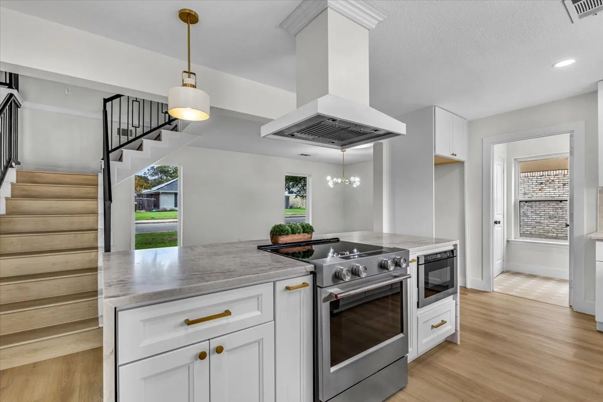 Single Family Residence For Sale in Dallas County , 7240 Whispering Pines Drive, Dallas, Texas 75248, 4 Bedroom, 3 Bathroom, 2 Garage spaces, 2,508 Sqft, built in 1971, mls#21370603, Real Estate Agent in Dallas, Homes For Sale in Dallas county, Homes For Sale in Dallas, Realtor in Dallas Texas, Real Estate Brokerage Independent Realty Texas, Luminita Cordes Realtor