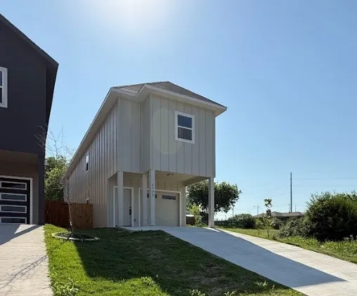 Single Family Residence For Rent in Dallas County , 6702 S Lancaster Road, Dallas, Texas 75241, 3 Bedroom, 3 Bathroom, 1 Garage spaces, 2,000 Sqft, built in 2024, mls#21371338, Real Estate Agent in Dallas, Homes For Rent in Dallas county, Homes For Rent in Dallas, Realtor in Dallas Texas, Real Estate Brokerage Independent Realty Texas, Luminita Cordes Realtor