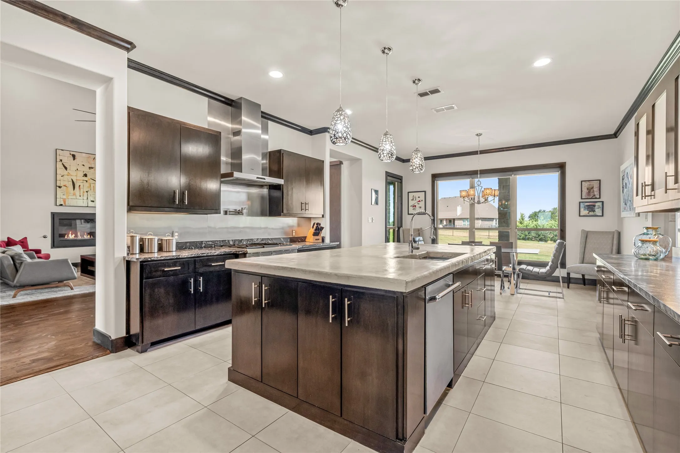 Single Family Residence For Sale in Tarrant County , 12516 Bella Vita Drive, Fort Worth, Texas 76126, 3 Bedroom, 4 Bathroom, 3 Garage spaces, 3,876 Sqft, built in 2014, mls#21369568, Real Estate Agent in Fort Worth, Homes For Sale in Tarrant county, Homes For Sale in Fort Worth, Realtor in Fort Worth Texas, Real Estate Brokerage Independent Realty Texas, Luminita Cordes Realtor