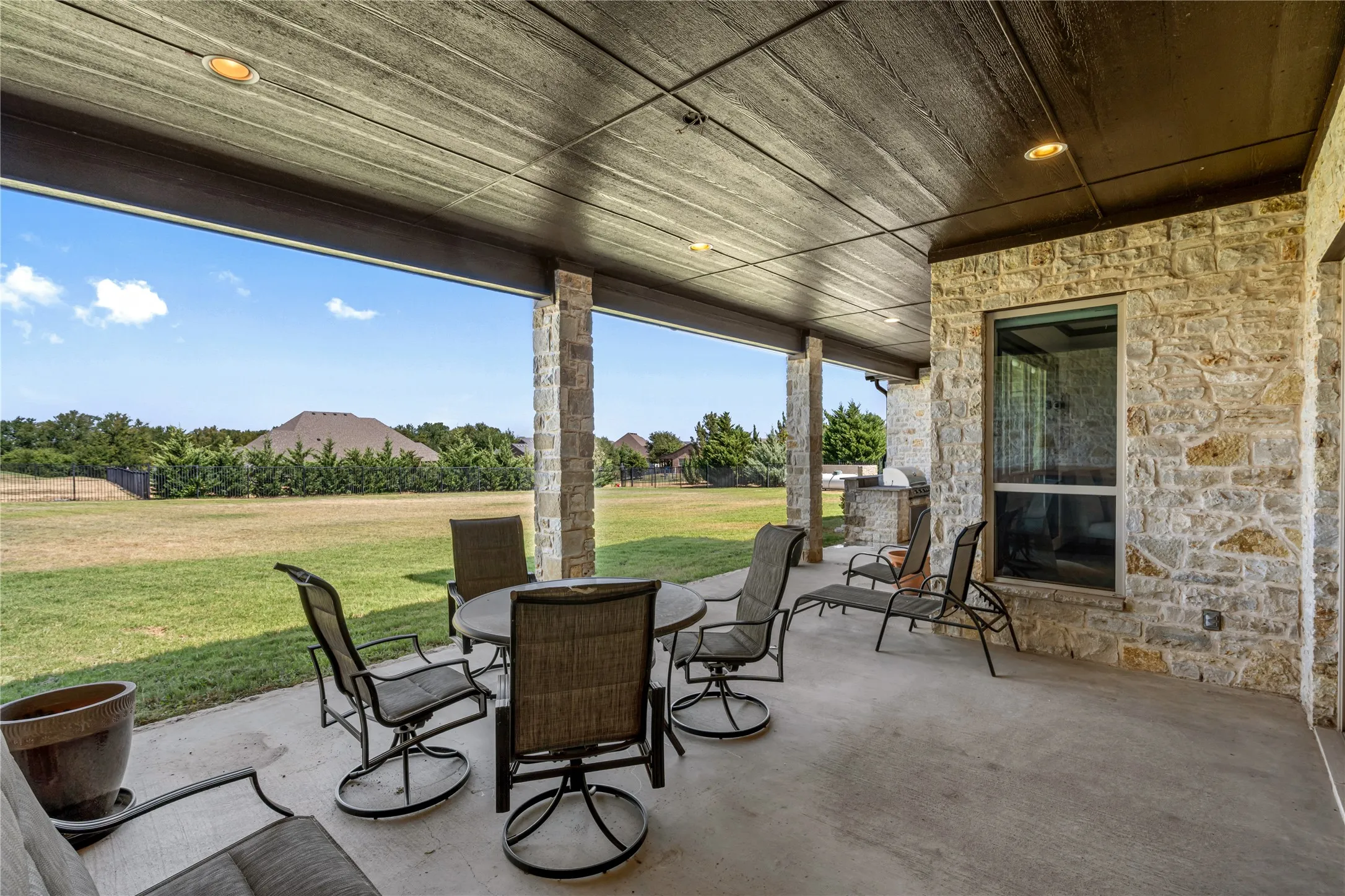 Single Family Residence For Sale in Tarrant County , 12516 Bella Vita Drive, Fort Worth, Texas 76126, 3 Bedroom, 4 Bathroom, 3 Garage spaces, 3,876 Sqft, built in 2014, mls#21369568, Real Estate Agent in Fort Worth, Homes For Sale in Tarrant county, Homes For Sale in Fort Worth, Realtor in Fort Worth Texas, Real Estate Brokerage Independent Realty Texas, Luminita Cordes Realtor