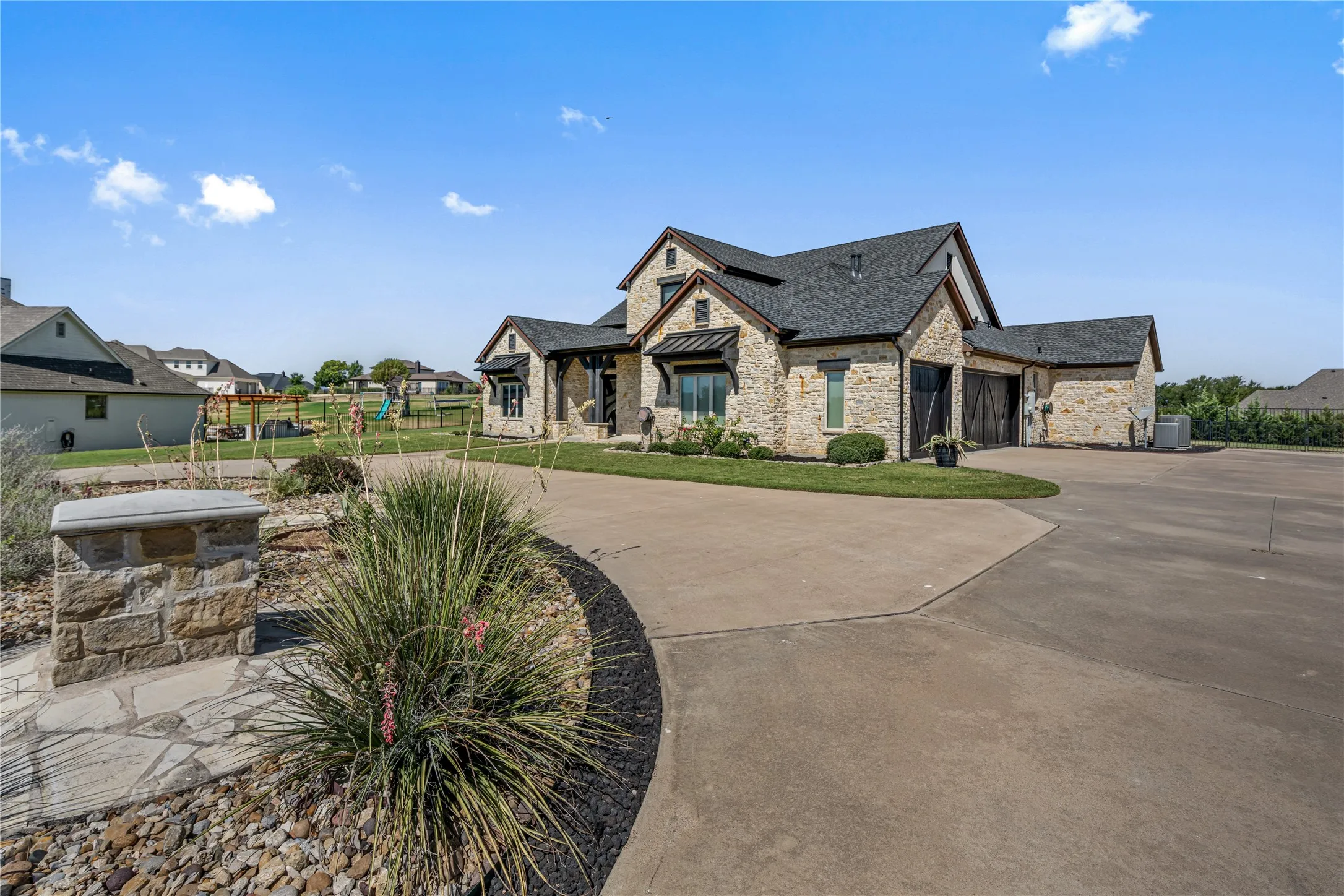 Single Family Residence For Sale in Tarrant County , 12516 Bella Vita Drive, Fort Worth, Texas 76126, 3 Bedroom, 4 Bathroom, 3 Garage spaces, 3,876 Sqft, built in 2014, mls#21369568, Real Estate Agent in Fort Worth, Homes For Sale in Tarrant county, Homes For Sale in Fort Worth, Realtor in Fort Worth Texas, Real Estate Brokerage Independent Realty Texas, Luminita Cordes Realtor
