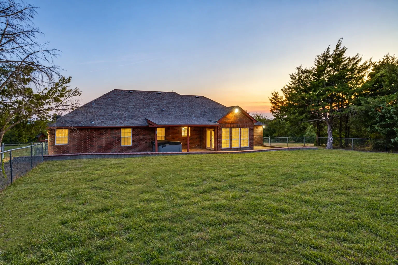 Single Family Residence For Sale in Grayson County , 171 Chestnut Road, Whitewright, Texas 75491, 4 Bedroom, 2 Bathroom, 2 Garage spaces, 2,288 Sqft, built in 2006, mls#21369553, Real Estate Agent in Whitewright, Homes For Sale in Grayson county, Homes For Sale in Whitewright, Realtor in Whitewright Texas, Real Estate Brokerage Independent Realty Texas, Luminita Cordes Realtor