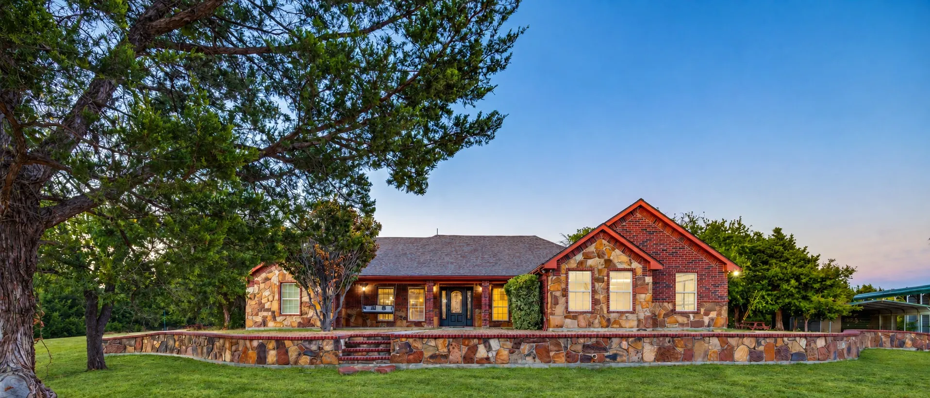 Single Family Residence For Sale in Grayson County , 171 Chestnut Road, Whitewright, Texas 75491, 4 Bedroom, 2 Bathroom, 2 Garage spaces, 2,288 Sqft, built in 2006, mls#21369553, Real Estate Agent in Whitewright, Homes For Sale in Grayson county, Homes For Sale in Whitewright, Realtor in Whitewright Texas, Real Estate Brokerage Independent Realty Texas, Luminita Cordes Realtor