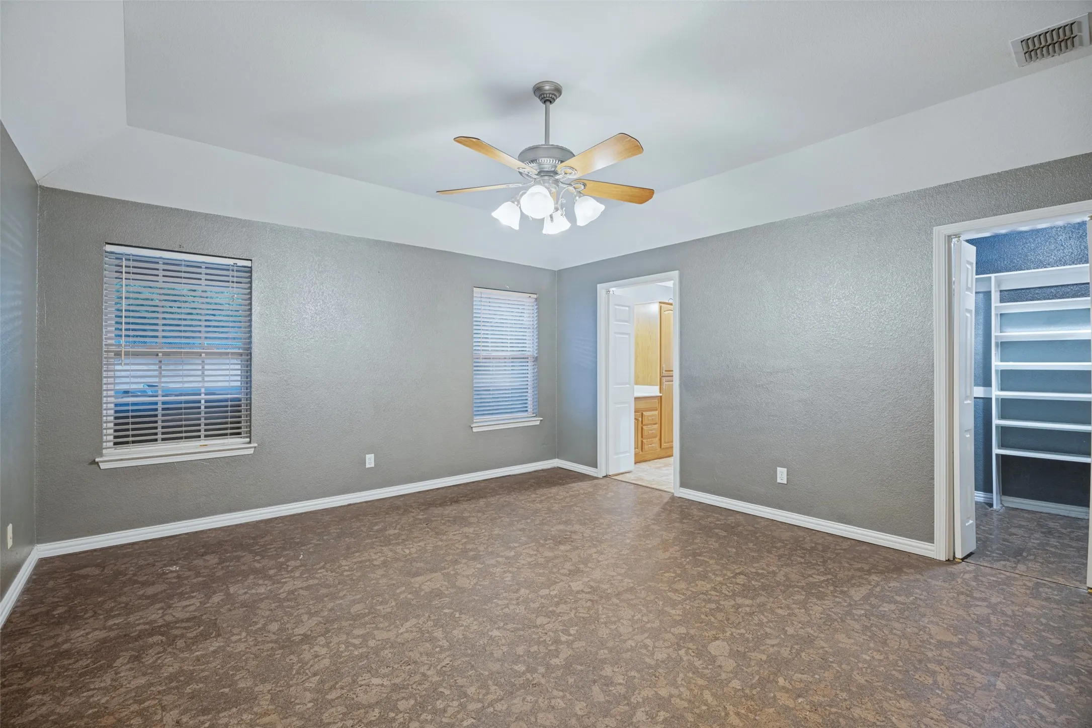 Single Family Residence For Sale in Grayson County , 171 Chestnut Road, Whitewright, Texas 75491, 4 Bedroom, 2 Bathroom, 2 Garage spaces, 2,288 Sqft, built in 2006, mls#21369553, Real Estate Agent in Whitewright, Homes For Sale in Grayson county, Homes For Sale in Whitewright, Realtor in Whitewright Texas, Real Estate Brokerage Independent Realty Texas, Luminita Cordes Realtor