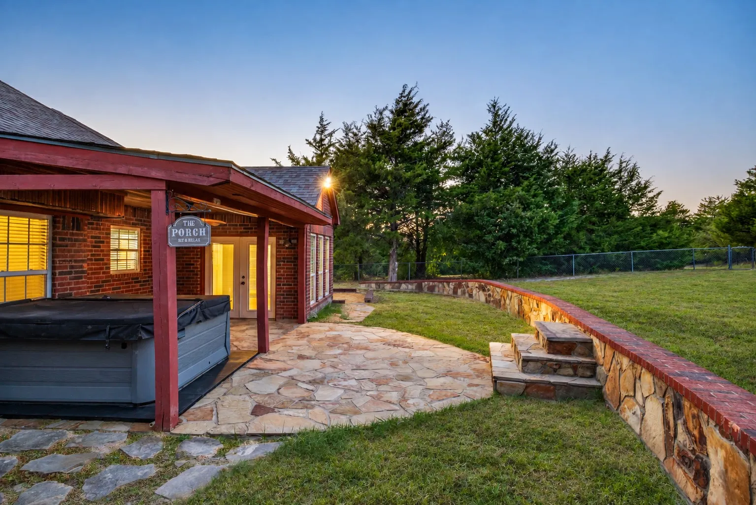 Single Family Residence For Sale in Grayson County , 171 Chestnut Road, Whitewright, Texas 75491, 4 Bedroom, 2 Bathroom, 2 Garage spaces, 2,288 Sqft, built in 2006, mls#21369553, Real Estate Agent in Whitewright, Homes For Sale in Grayson county, Homes For Sale in Whitewright, Realtor in Whitewright Texas, Real Estate Brokerage Independent Realty Texas, Luminita Cordes Realtor