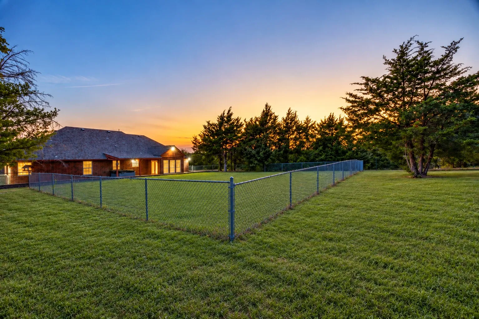 Single Family Residence For Sale in Grayson County , 171 Chestnut Road, Whitewright, Texas 75491, 4 Bedroom, 2 Bathroom, 2 Garage spaces, 2,288 Sqft, built in 2006, mls#21369553, Real Estate Agent in Whitewright, Homes For Sale in Grayson county, Homes For Sale in Whitewright, Realtor in Whitewright Texas, Real Estate Brokerage Independent Realty Texas, Luminita Cordes Realtor