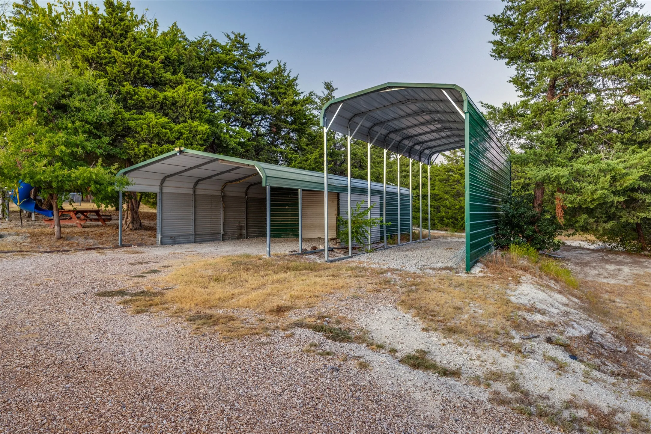 Single Family Residence For Sale in Grayson County , 171 Chestnut Road, Whitewright, Texas 75491, 4 Bedroom, 2 Bathroom, 2 Garage spaces, 2,288 Sqft, built in 2006, mls#21369553, Real Estate Agent in Whitewright, Homes For Sale in Grayson county, Homes For Sale in Whitewright, Realtor in Whitewright Texas, Real Estate Brokerage Independent Realty Texas, Luminita Cordes Realtor