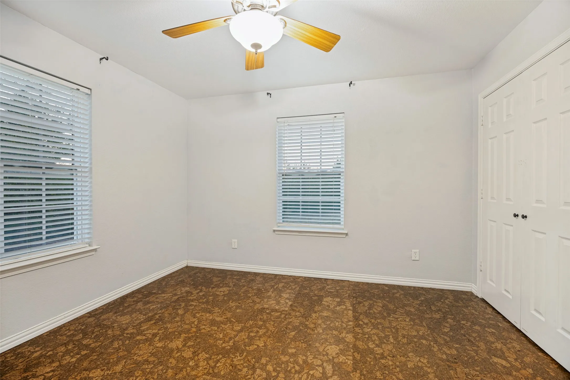 Single Family Residence For Sale in Grayson County , 171 Chestnut Road, Whitewright, Texas 75491, 4 Bedroom, 2 Bathroom, 2 Garage spaces, 2,288 Sqft, built in 2006, mls#21369553, Real Estate Agent in Whitewright, Homes For Sale in Grayson county, Homes For Sale in Whitewright, Realtor in Whitewright Texas, Real Estate Brokerage Independent Realty Texas, Luminita Cordes Realtor